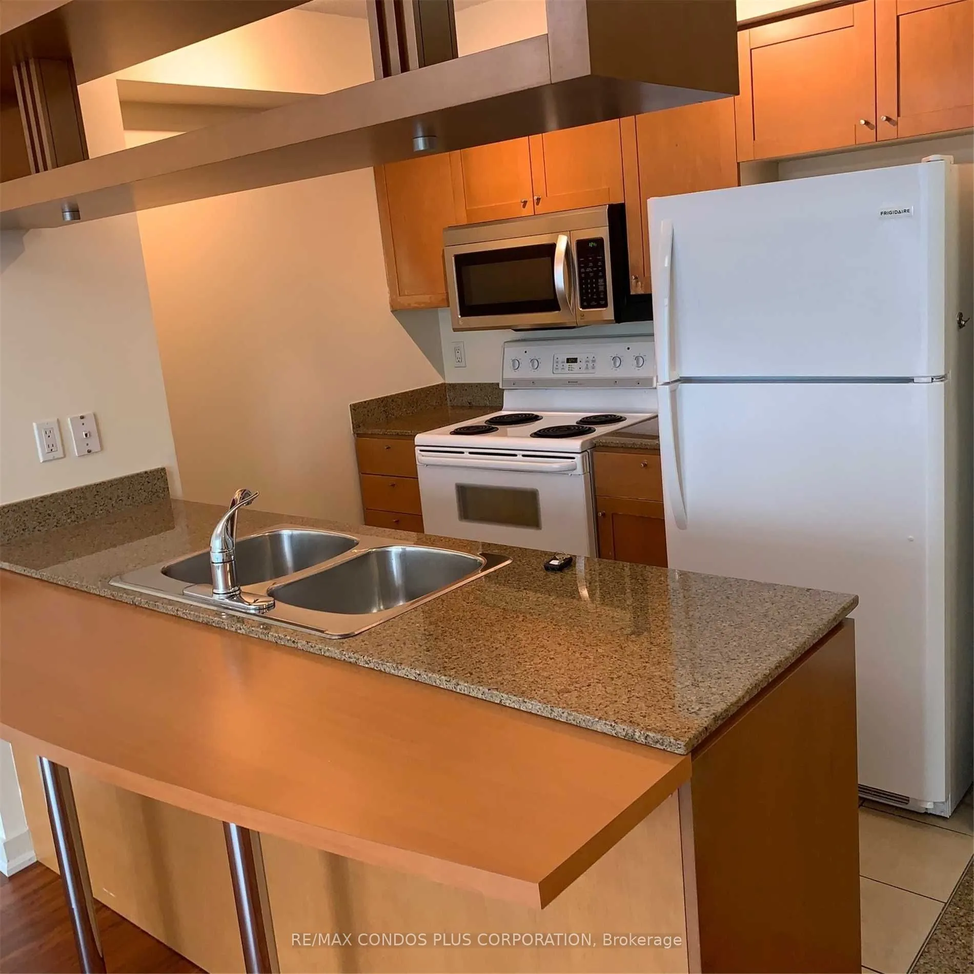 81 Navy Wharf Court, #707