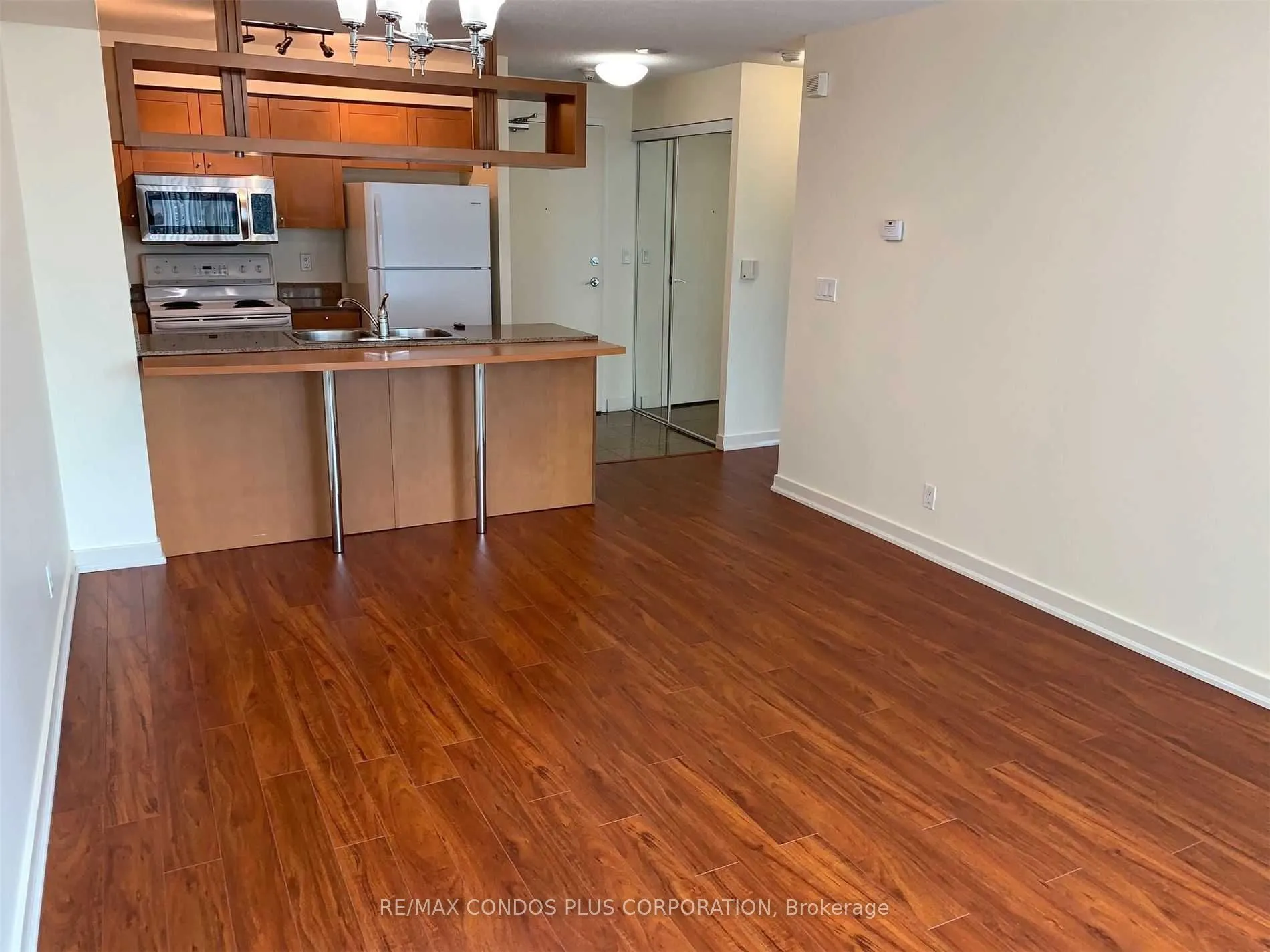 81 Navy Wharf Court, #707