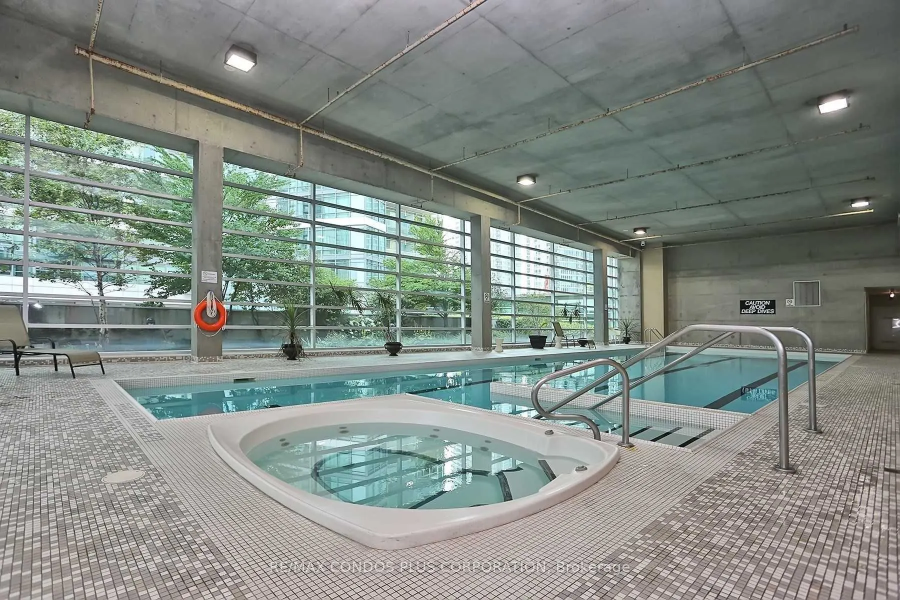 81 Navy Wharf Court, #707