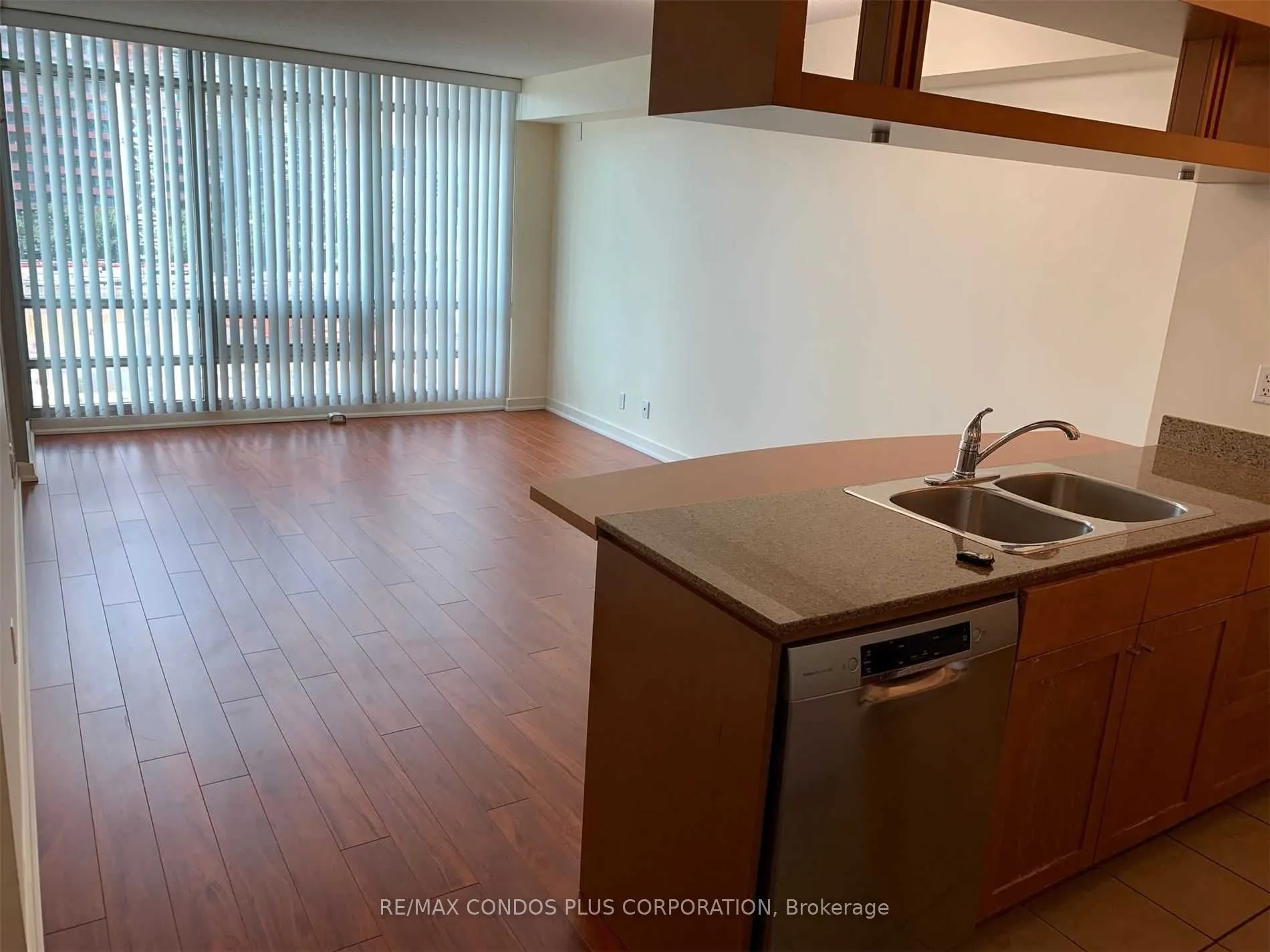 81 Navy Wharf Court, #707