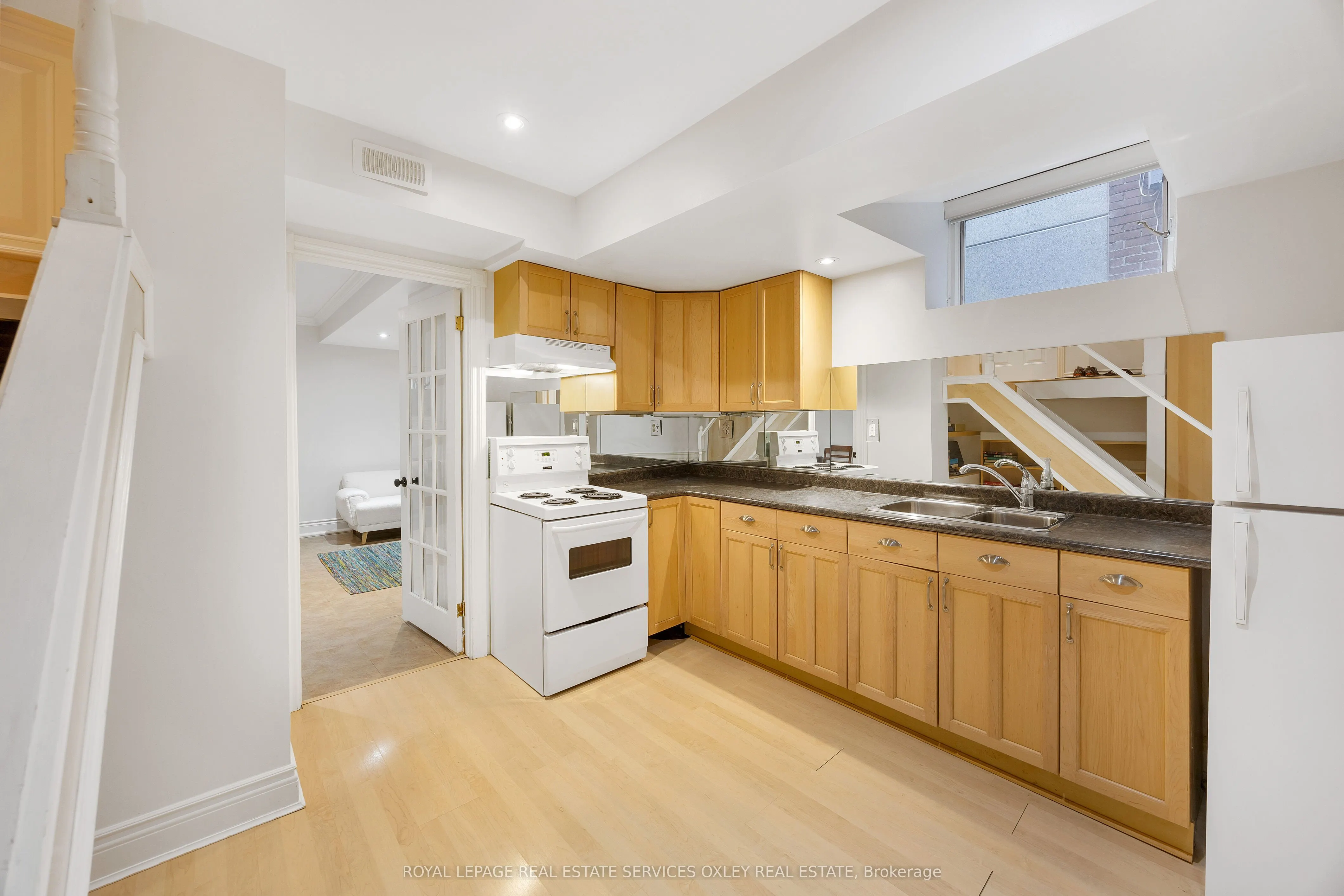 26 Mcmaster Avenue
