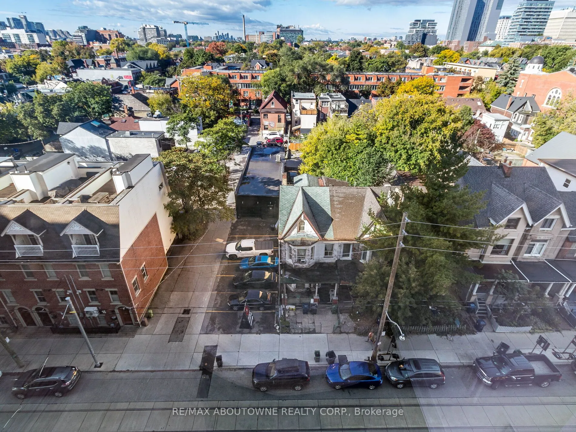 195 McCaul Street, #703