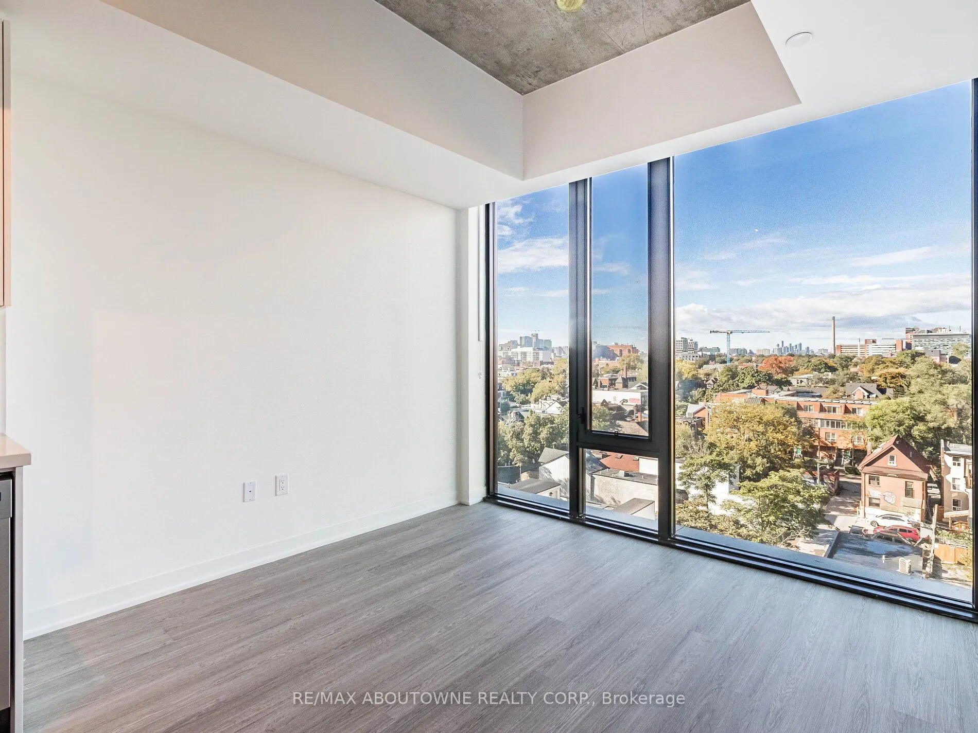 195 McCaul Street, #703