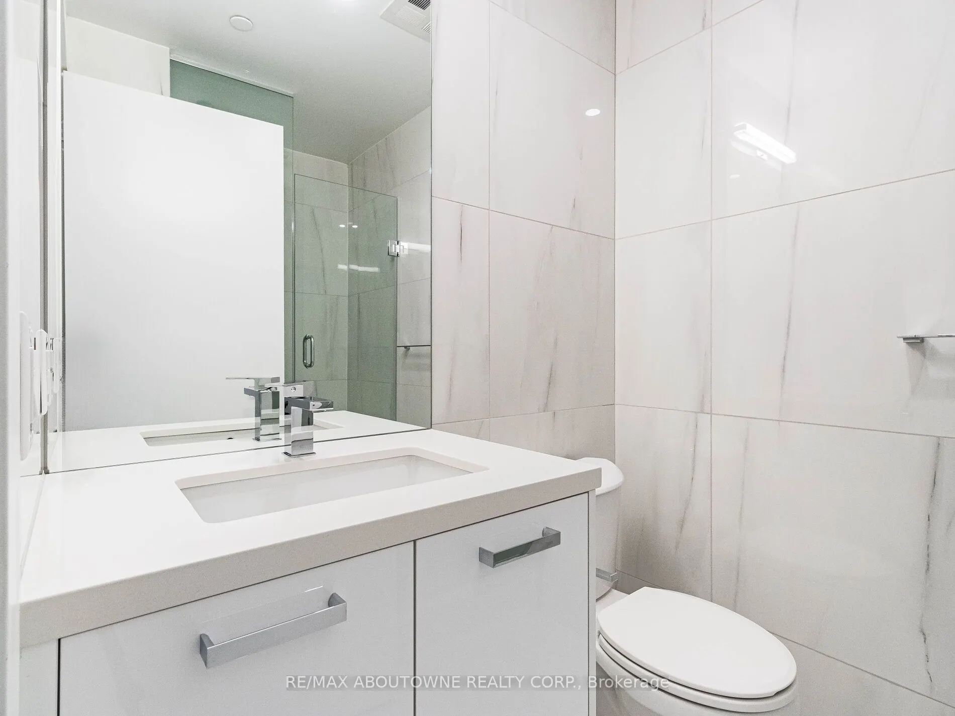 195 McCaul Street, #703
