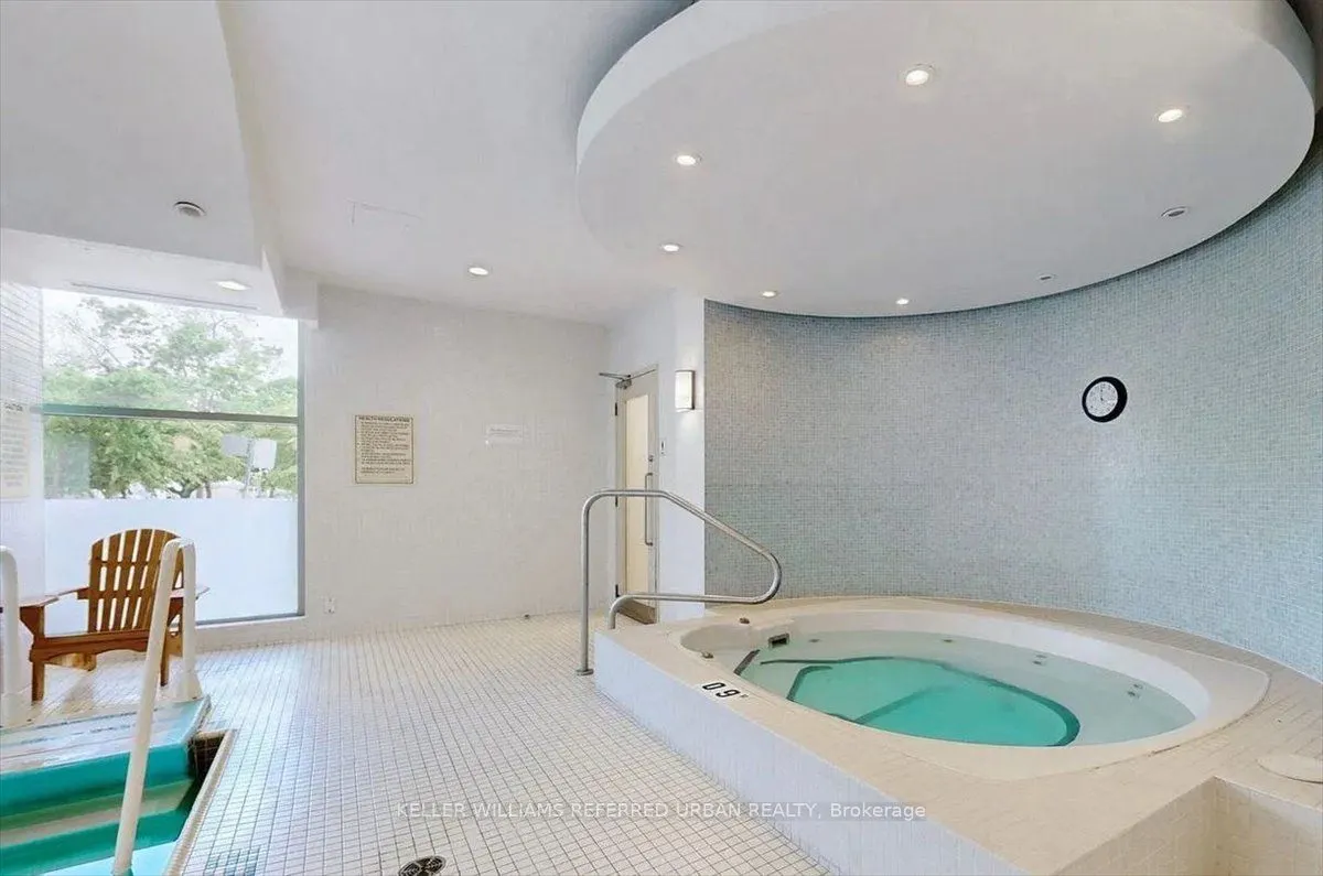 228 Queens Quay W, #2011