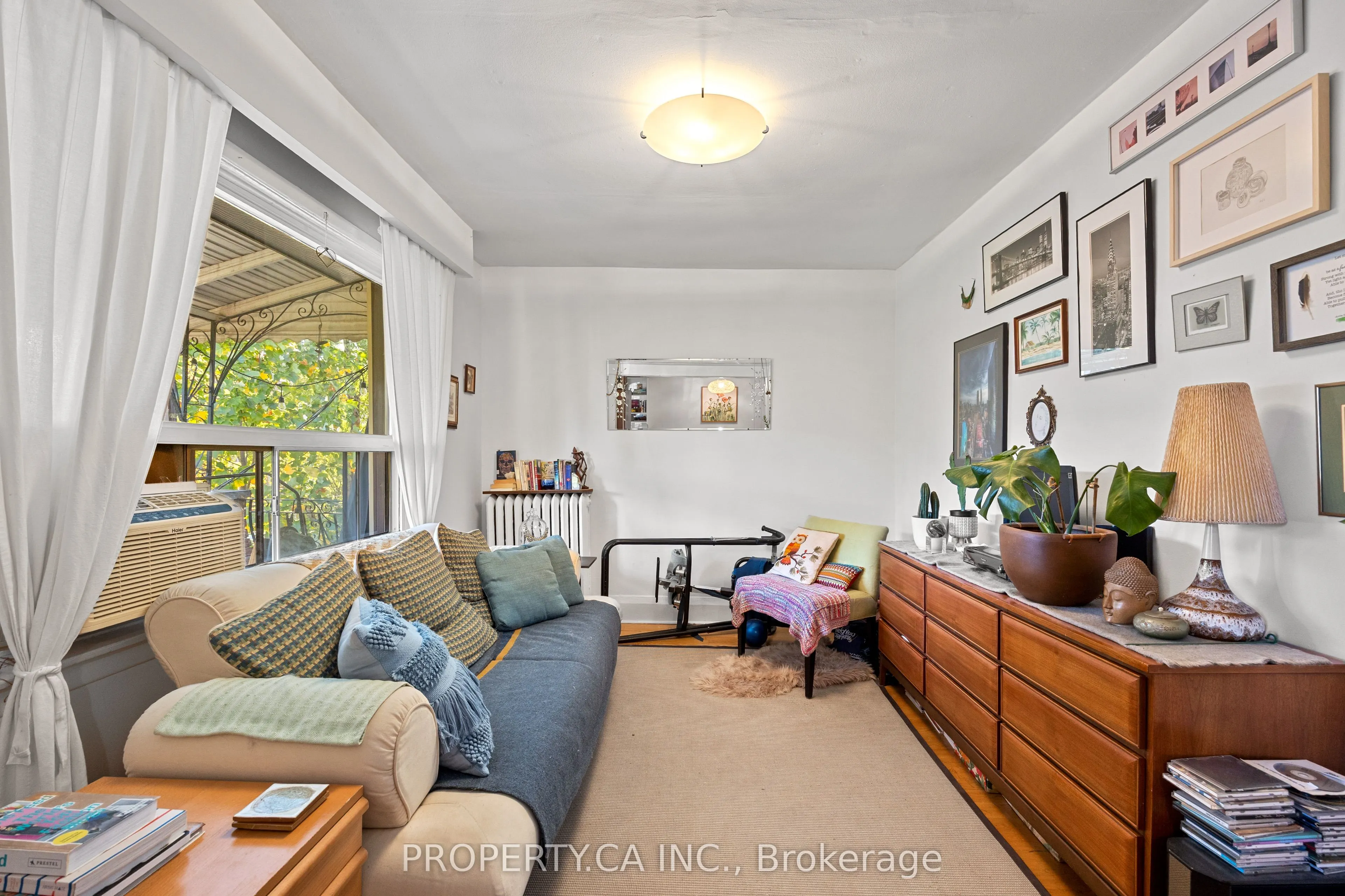396 Roxton Road