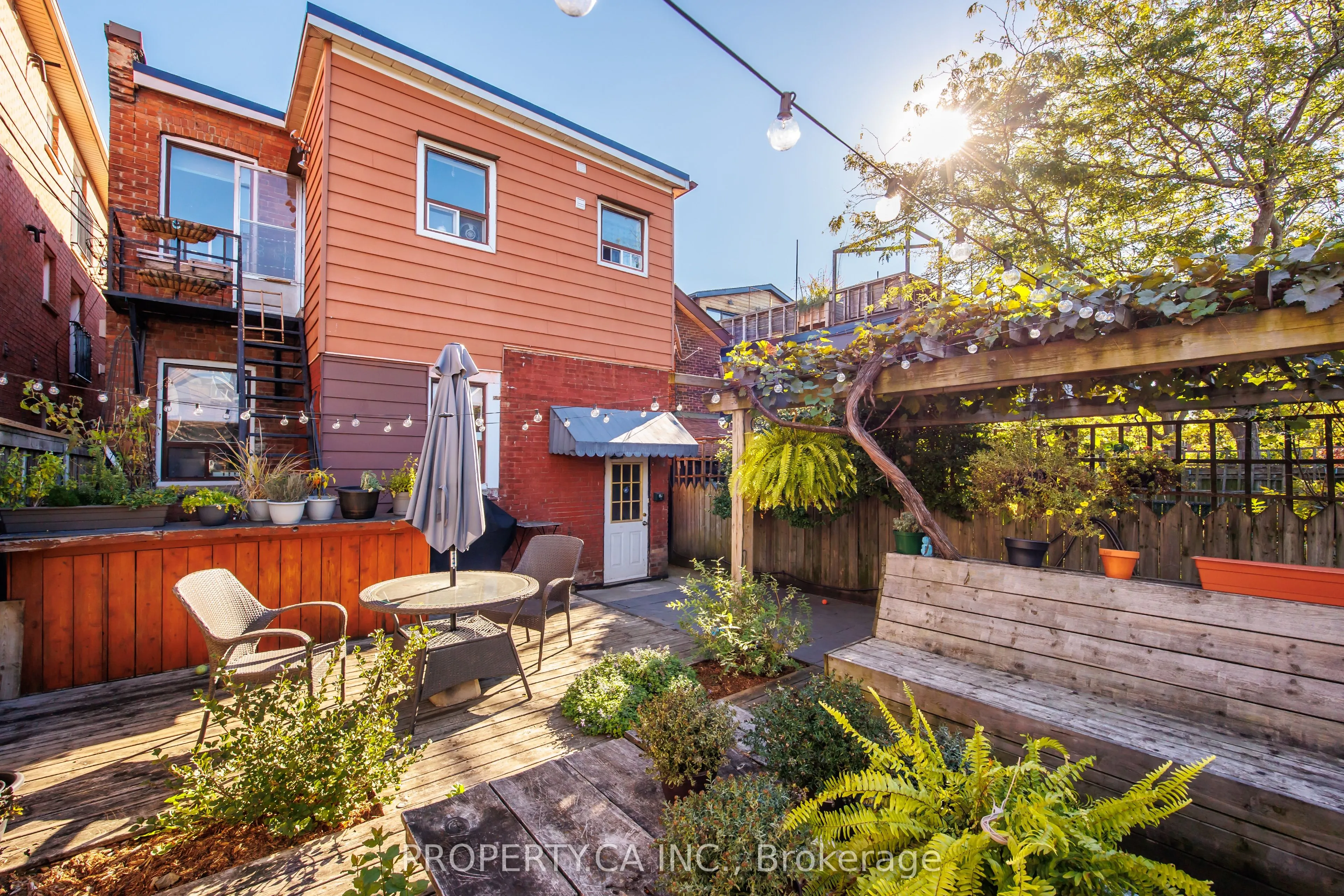396 Roxton Road
