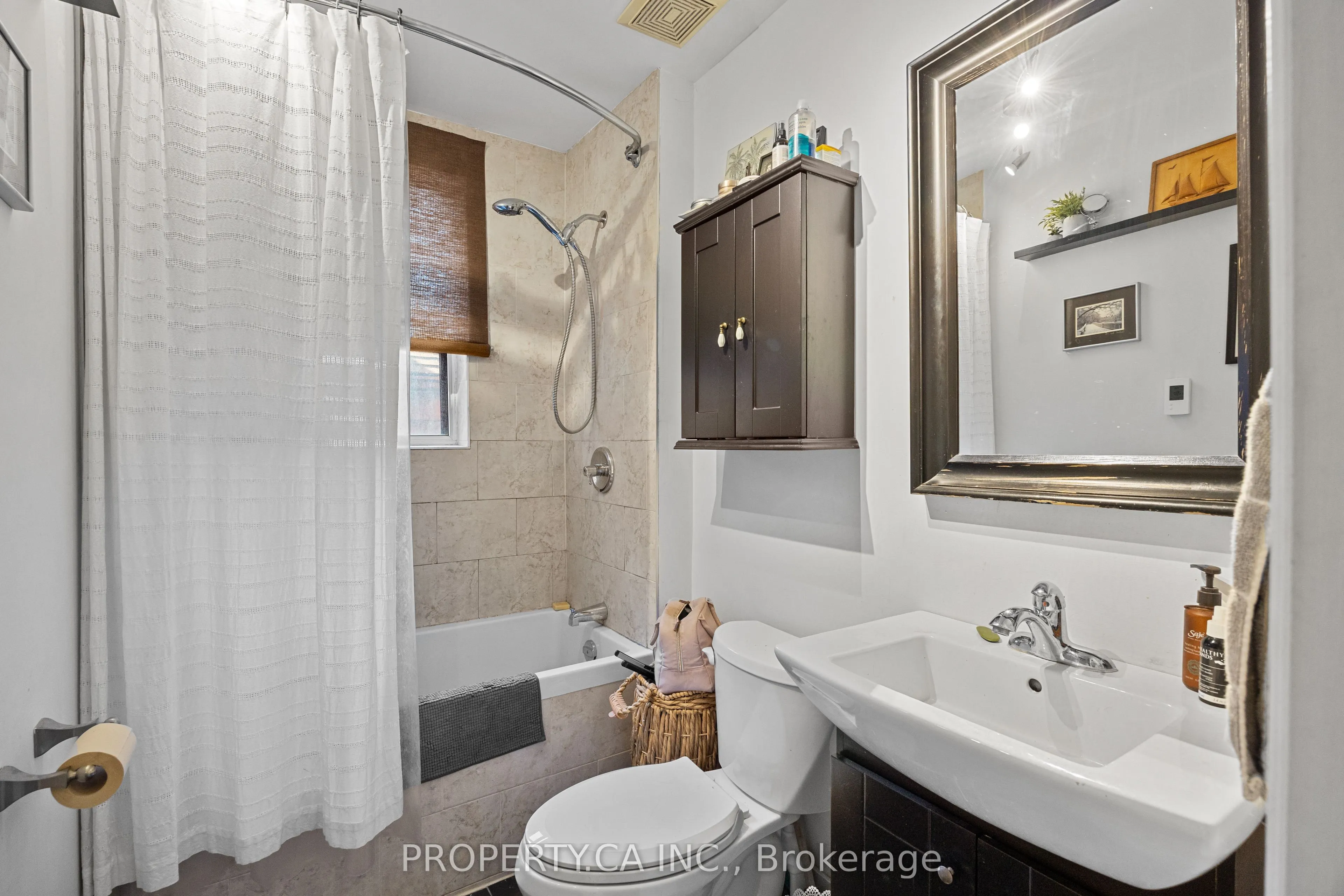396 Roxton Road