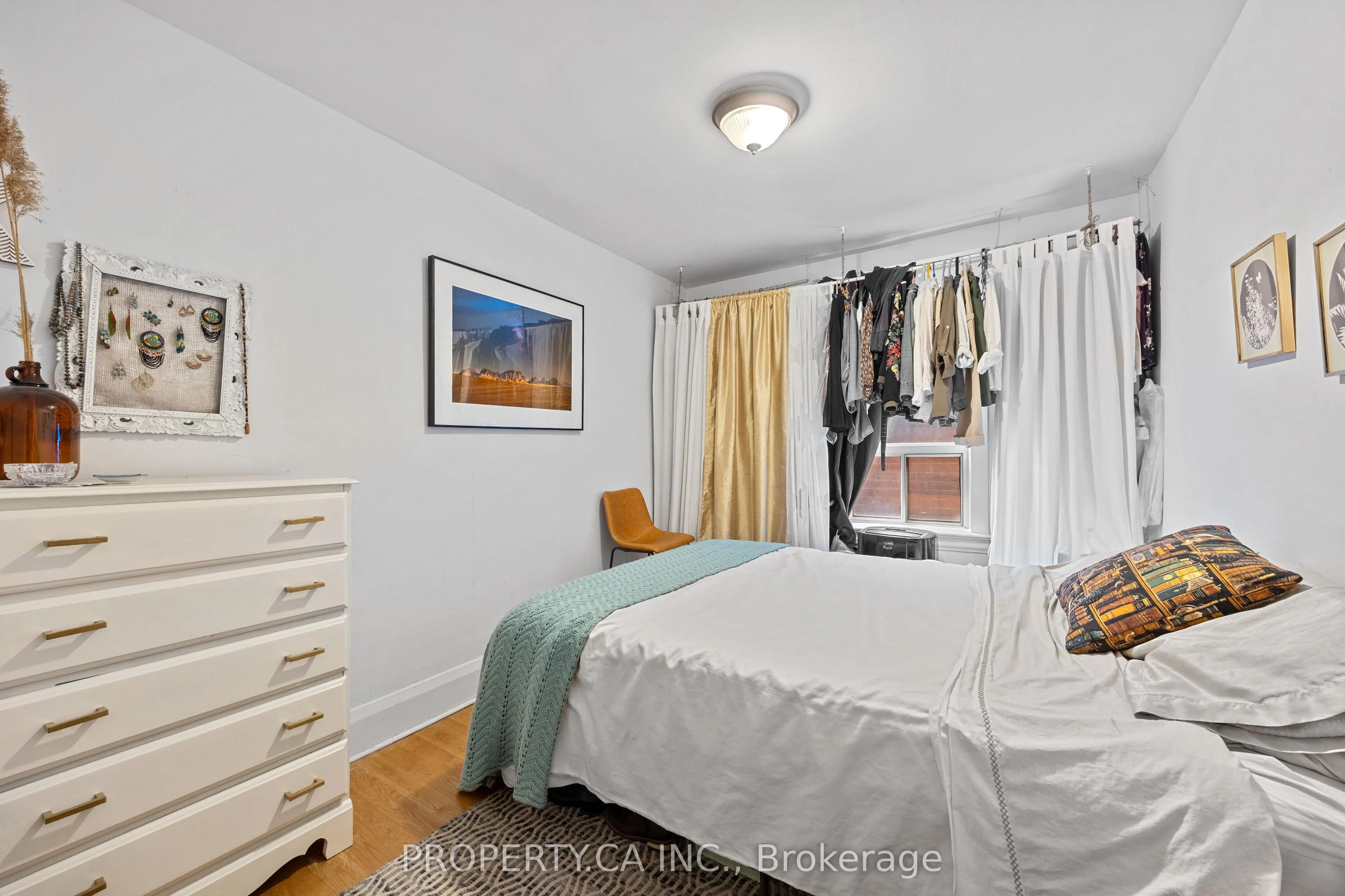 396 Roxton Road