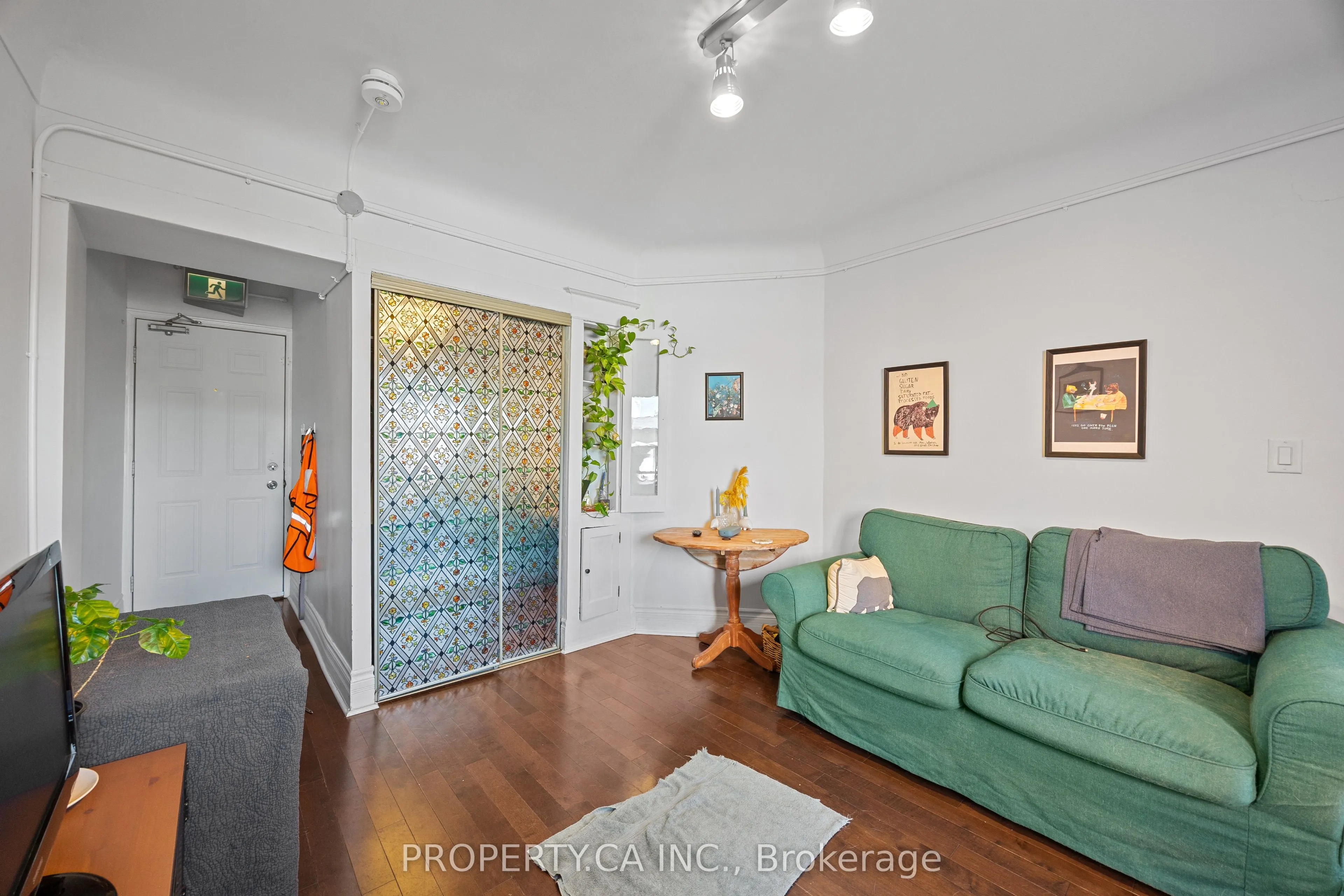 396 Roxton Road