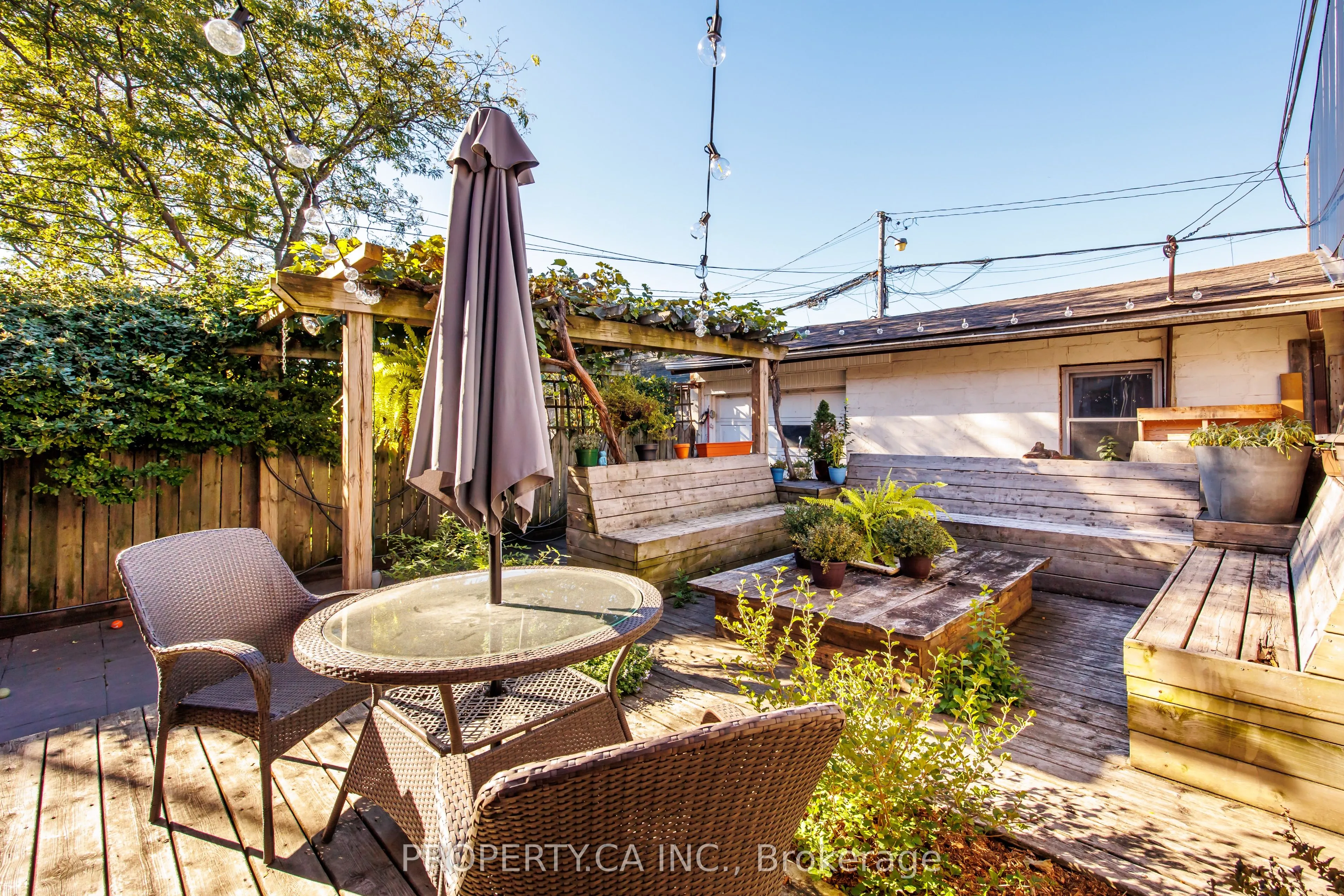 396 Roxton Road