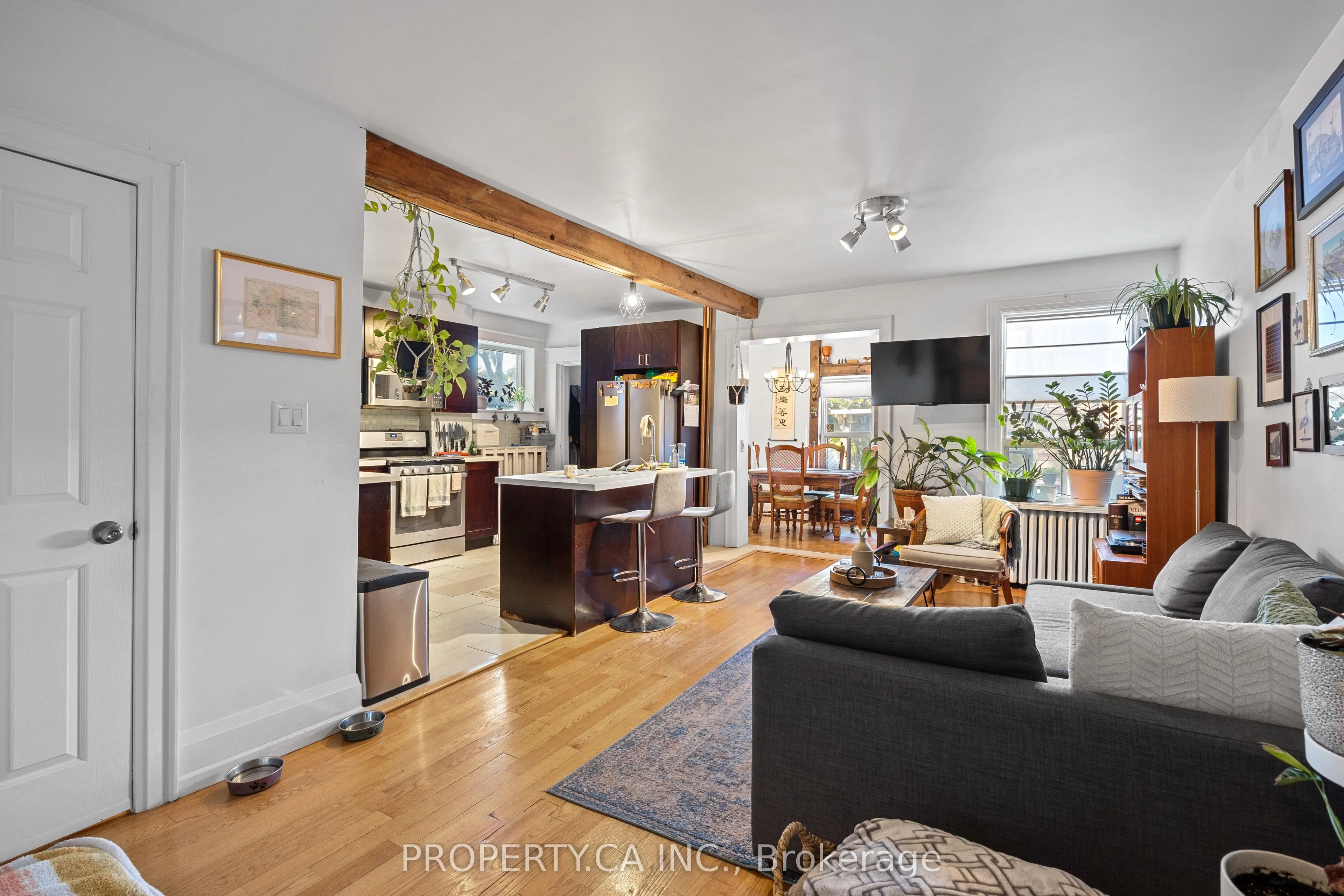 396 Roxton Road