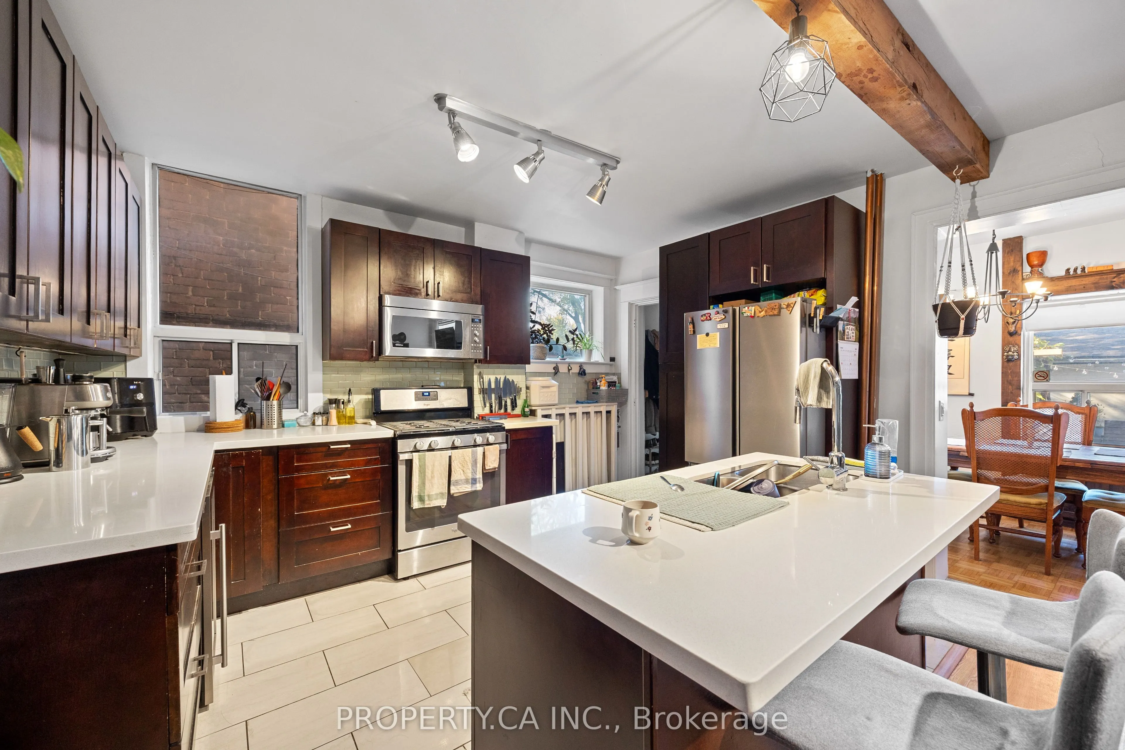 396 Roxton Road
