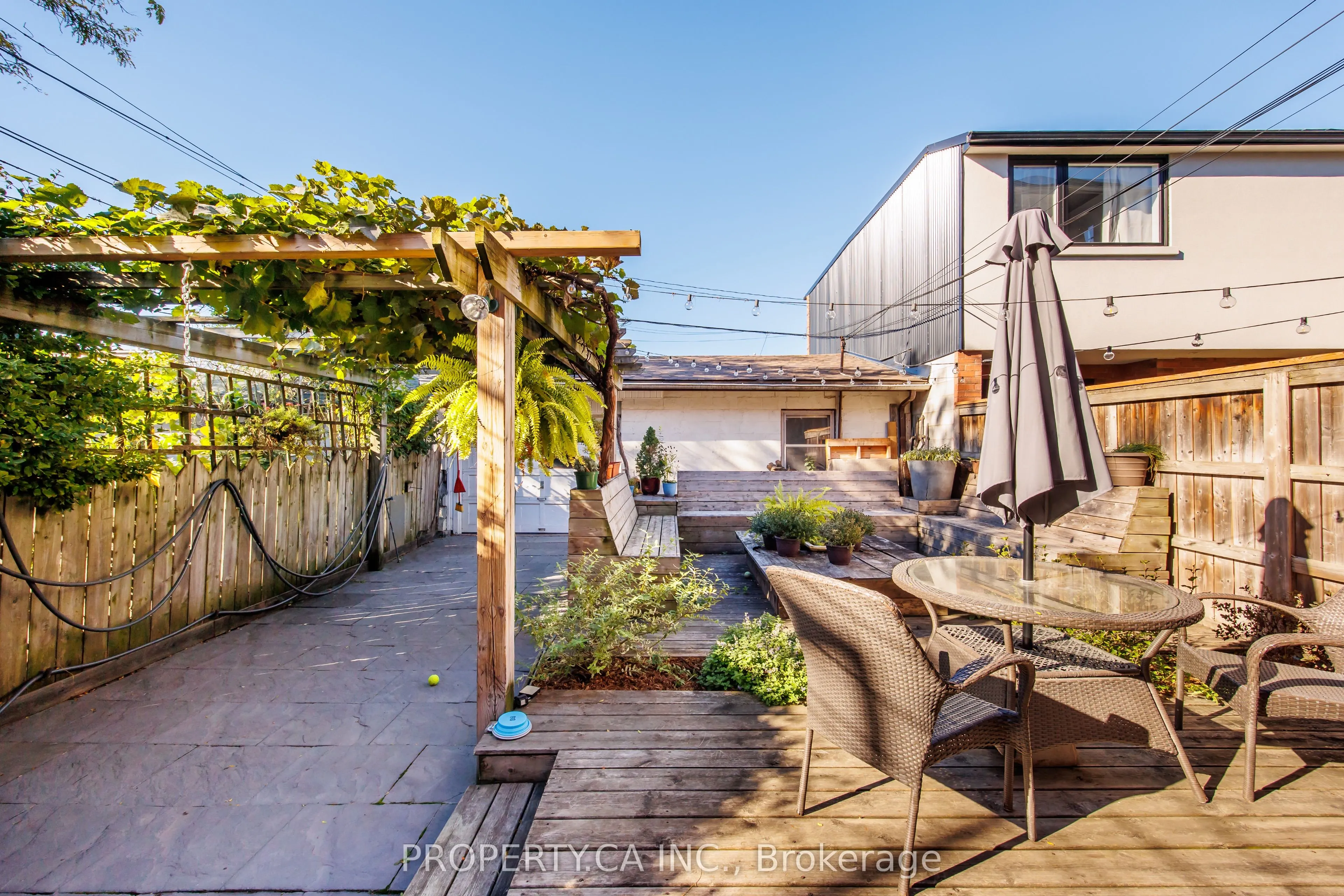 396 Roxton Road
