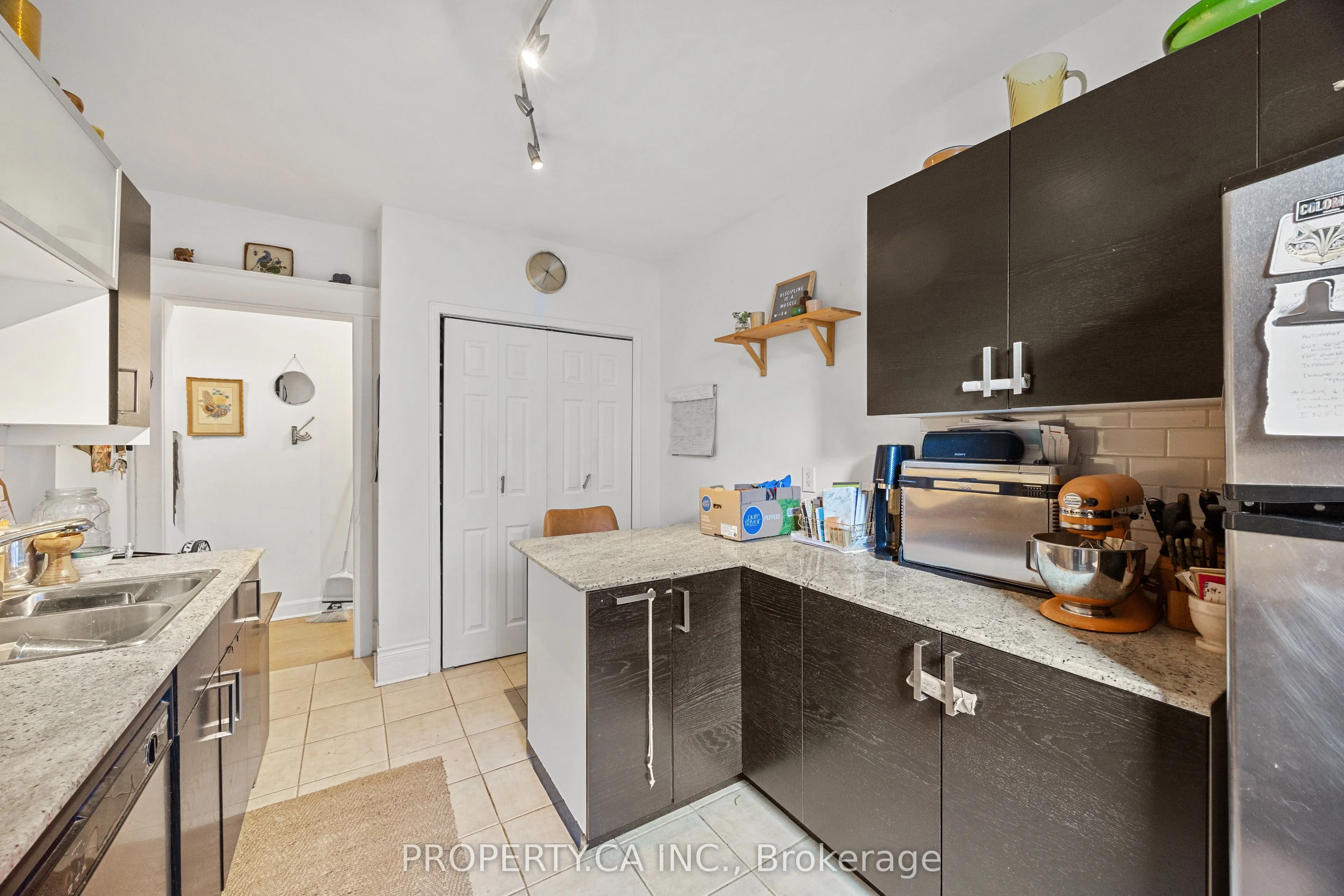 396 Roxton Road