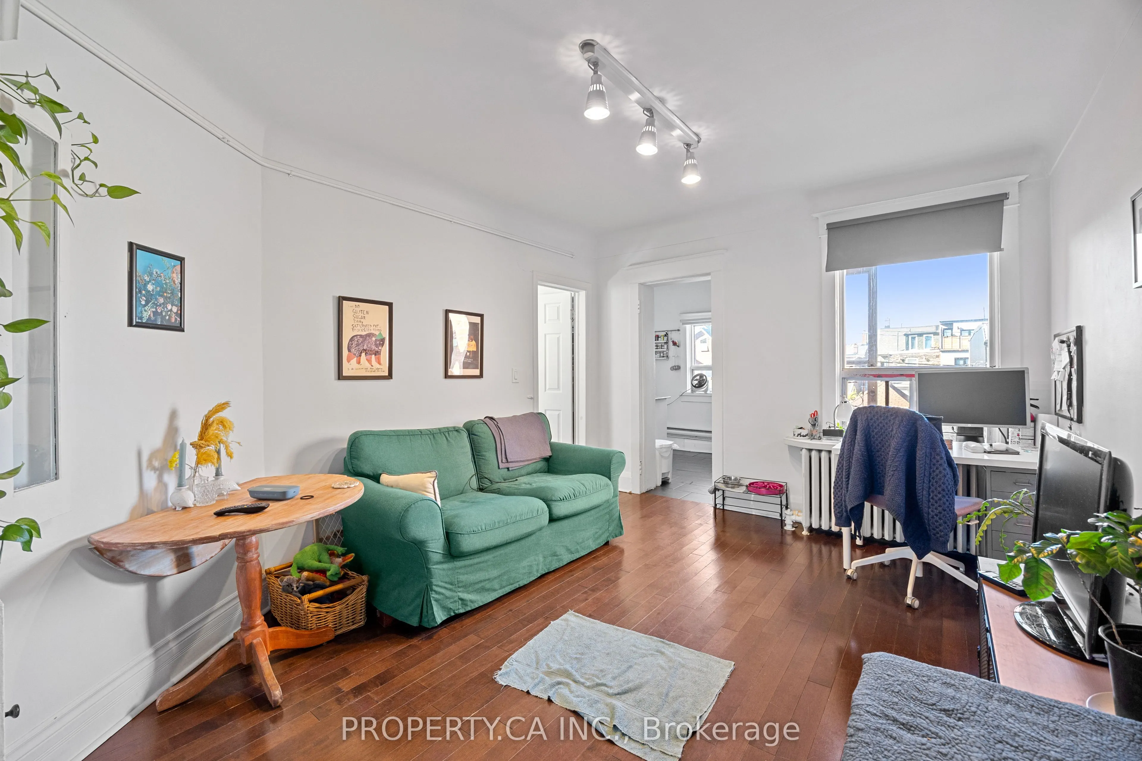396 Roxton Road