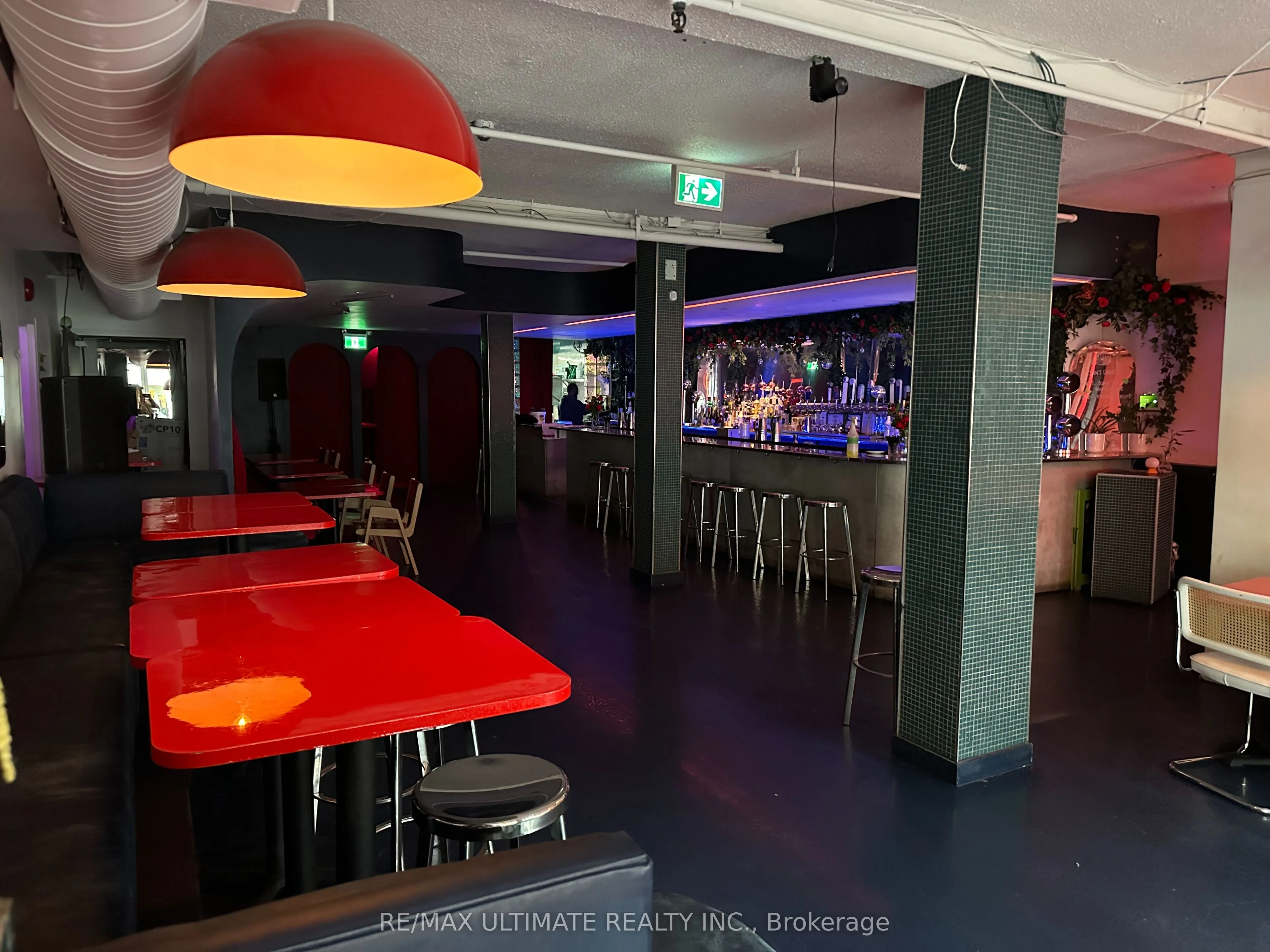 1166 Dundas Street W