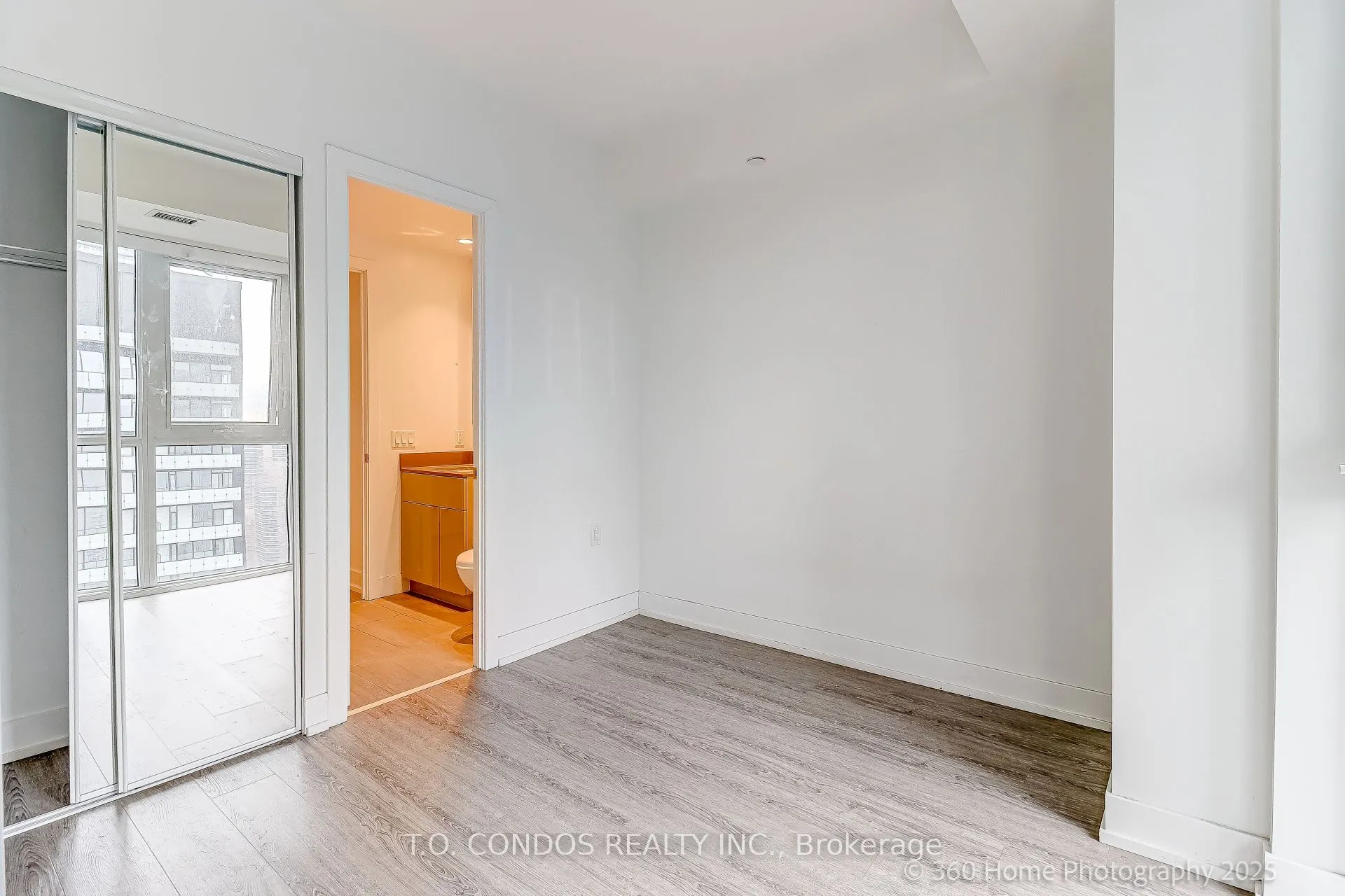7 Grenville Street, #4105