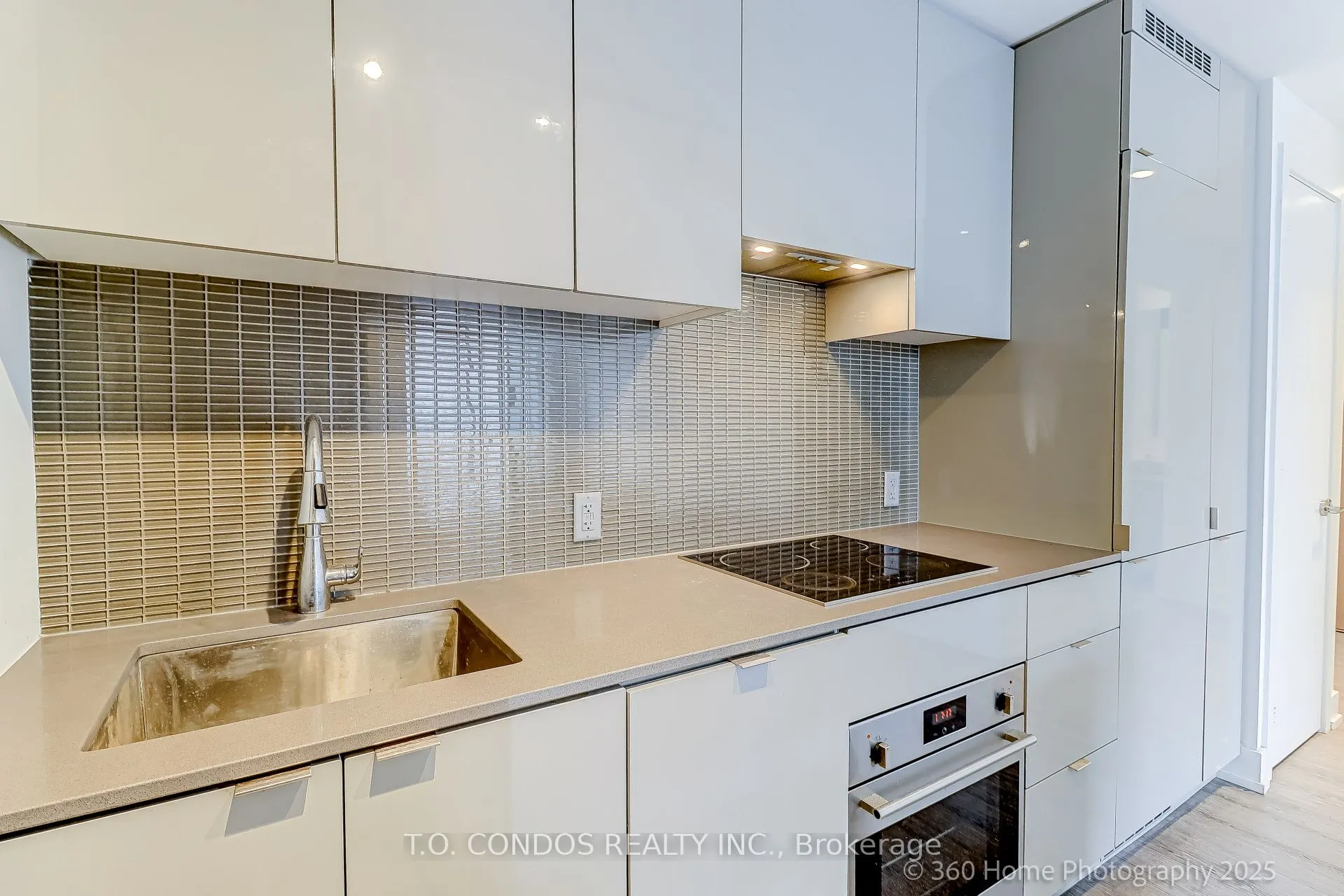 7 Grenville Street, #4105