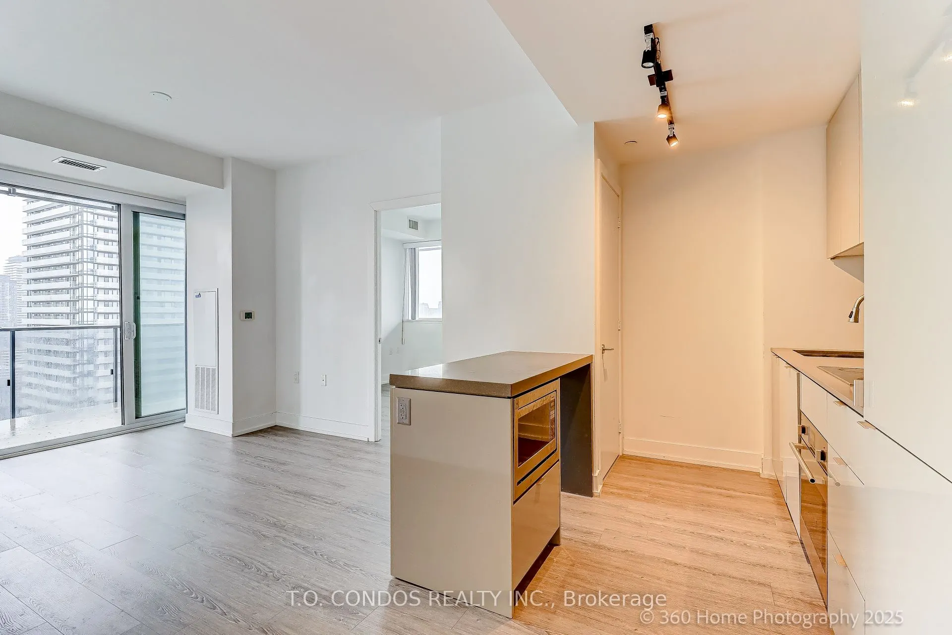 7 Grenville Street, #4105