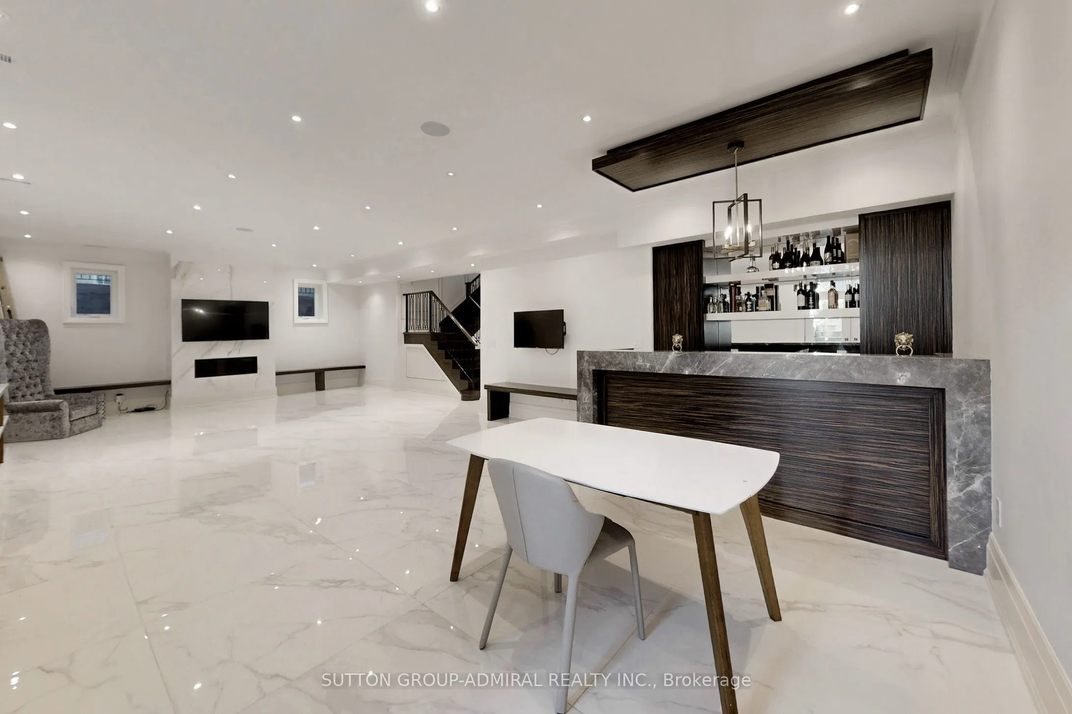 276 Strathallan Wood