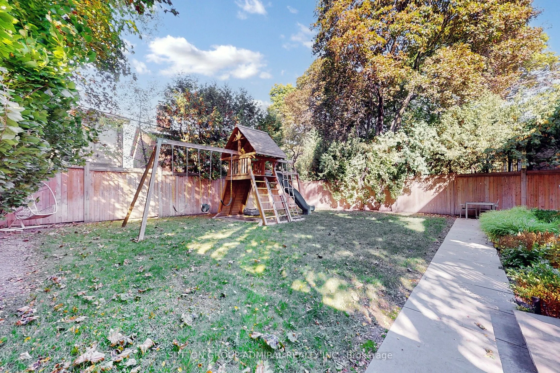 276 Strathallan Wood