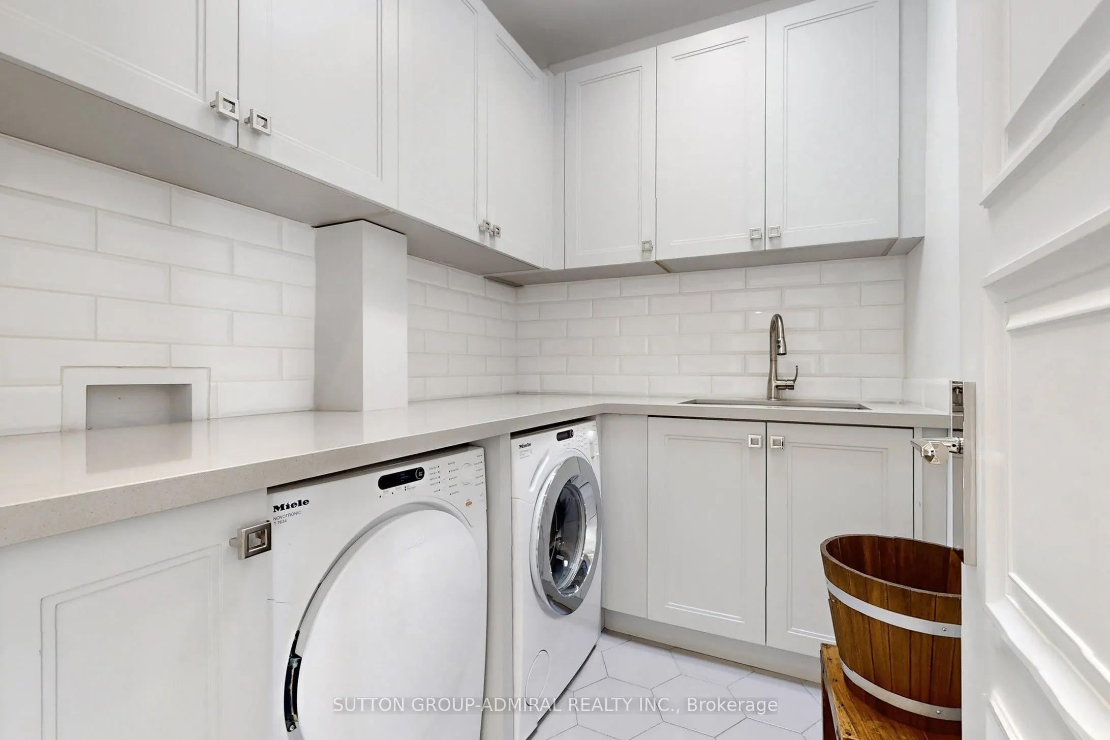 276 Strathallan Wood