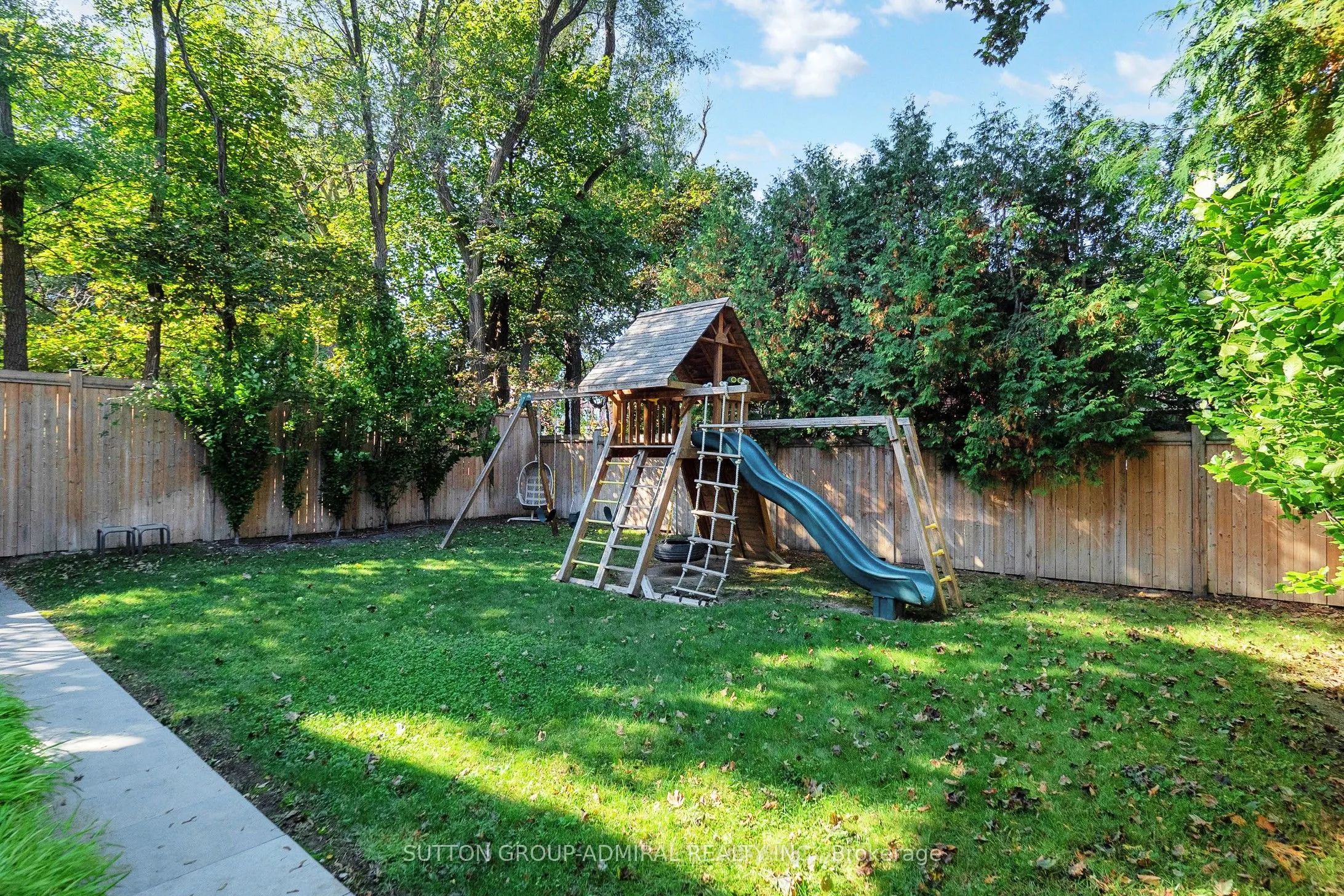 276 Strathallan Wood