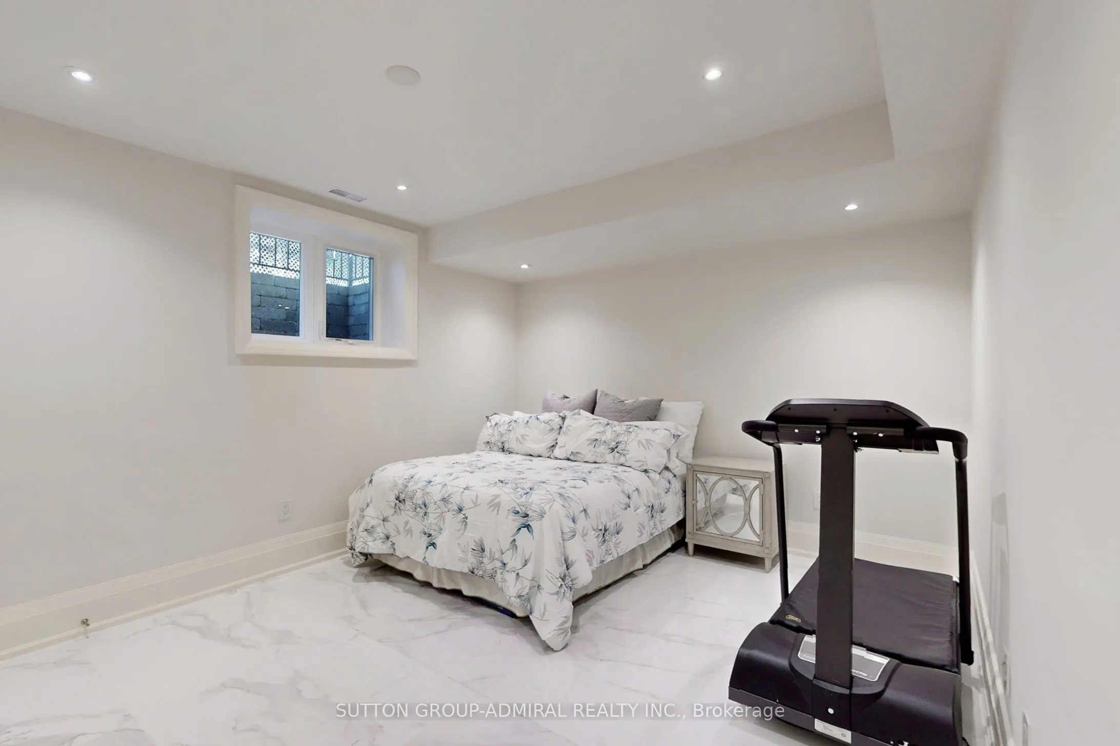 276 Strathallan Wood