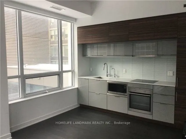 88 Scott Street, #711
