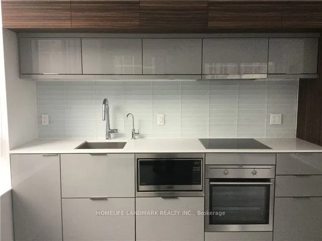 88 Scott Street, #711