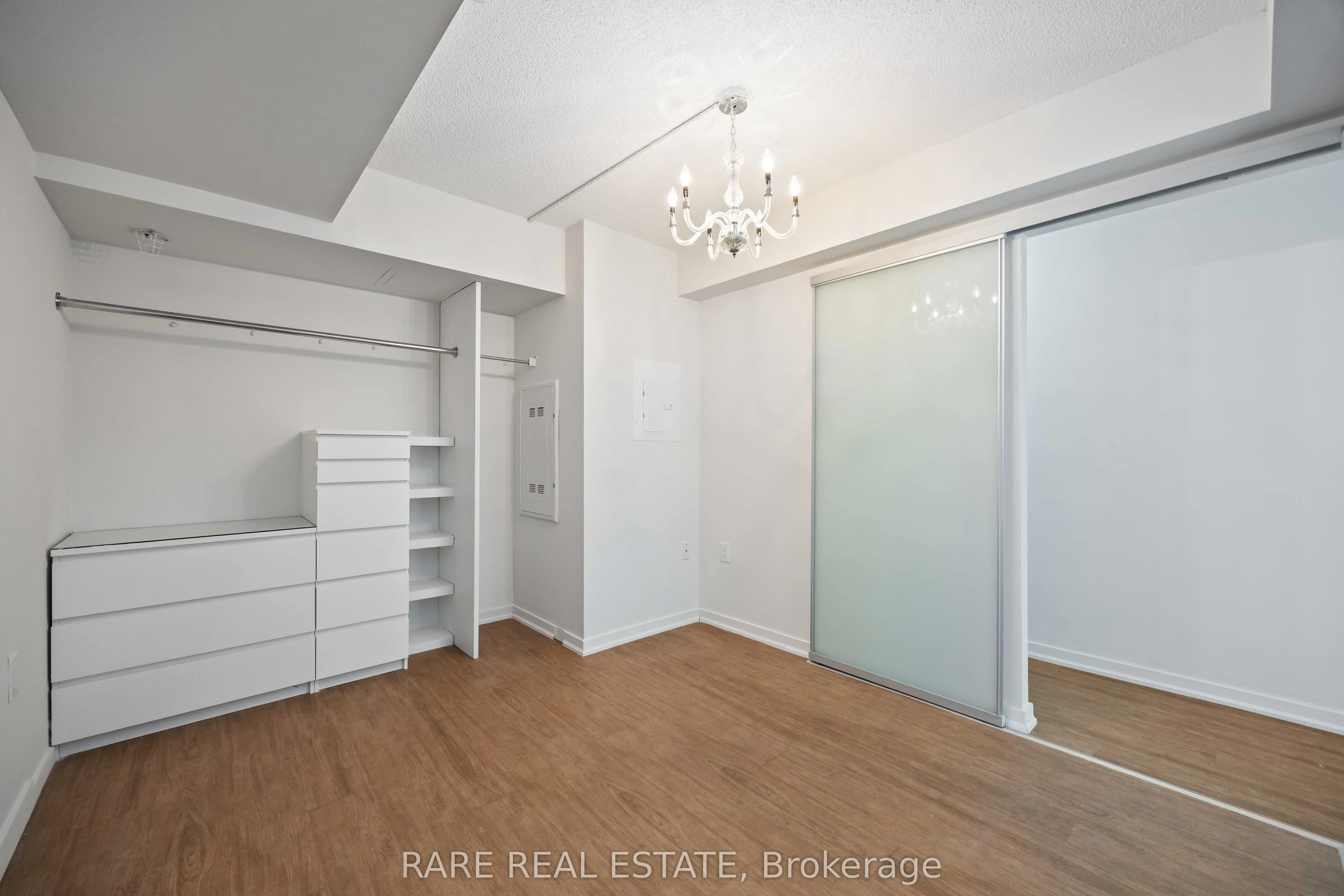 36 Lisgar Street, #519W