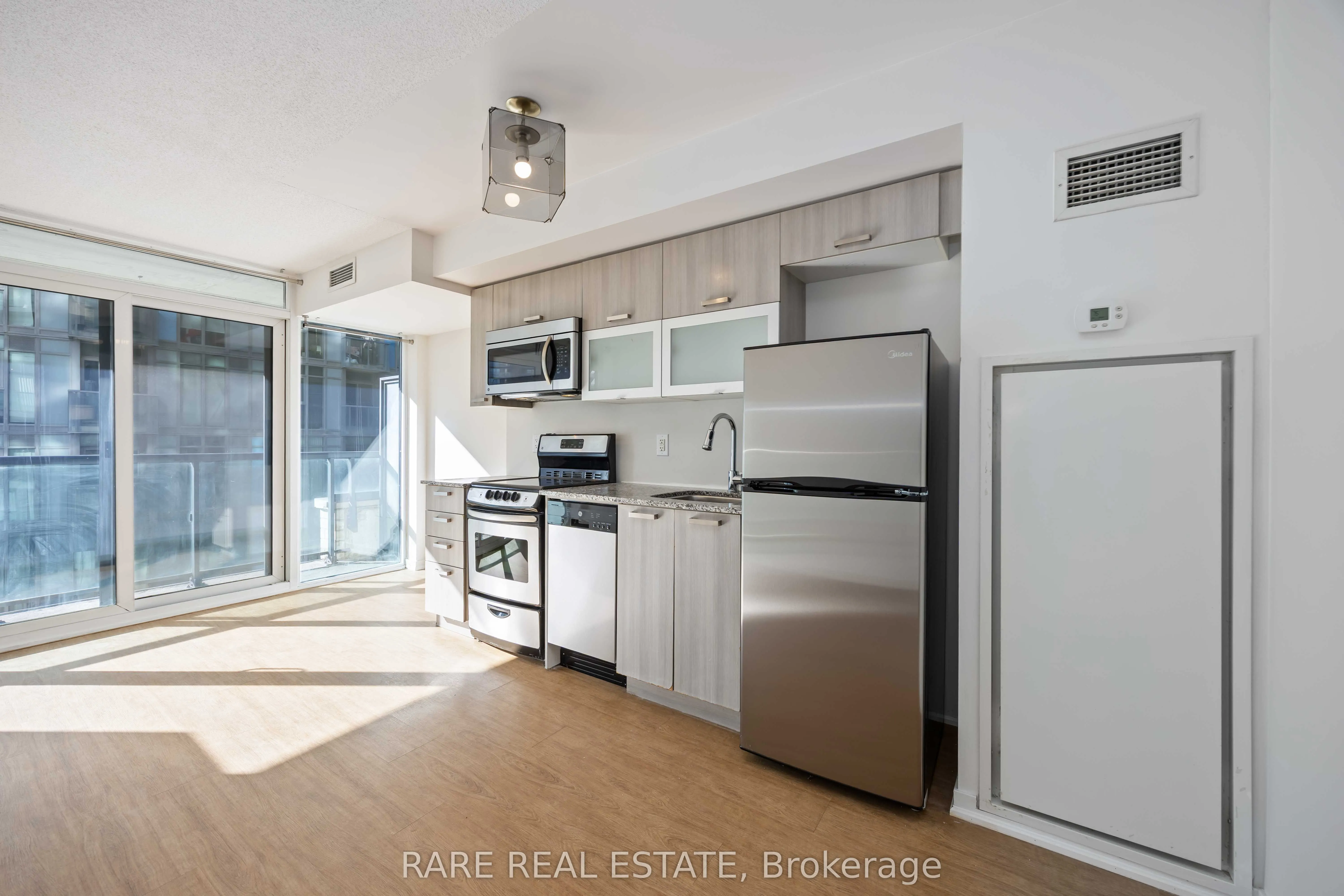 36 Lisgar Street, #519W