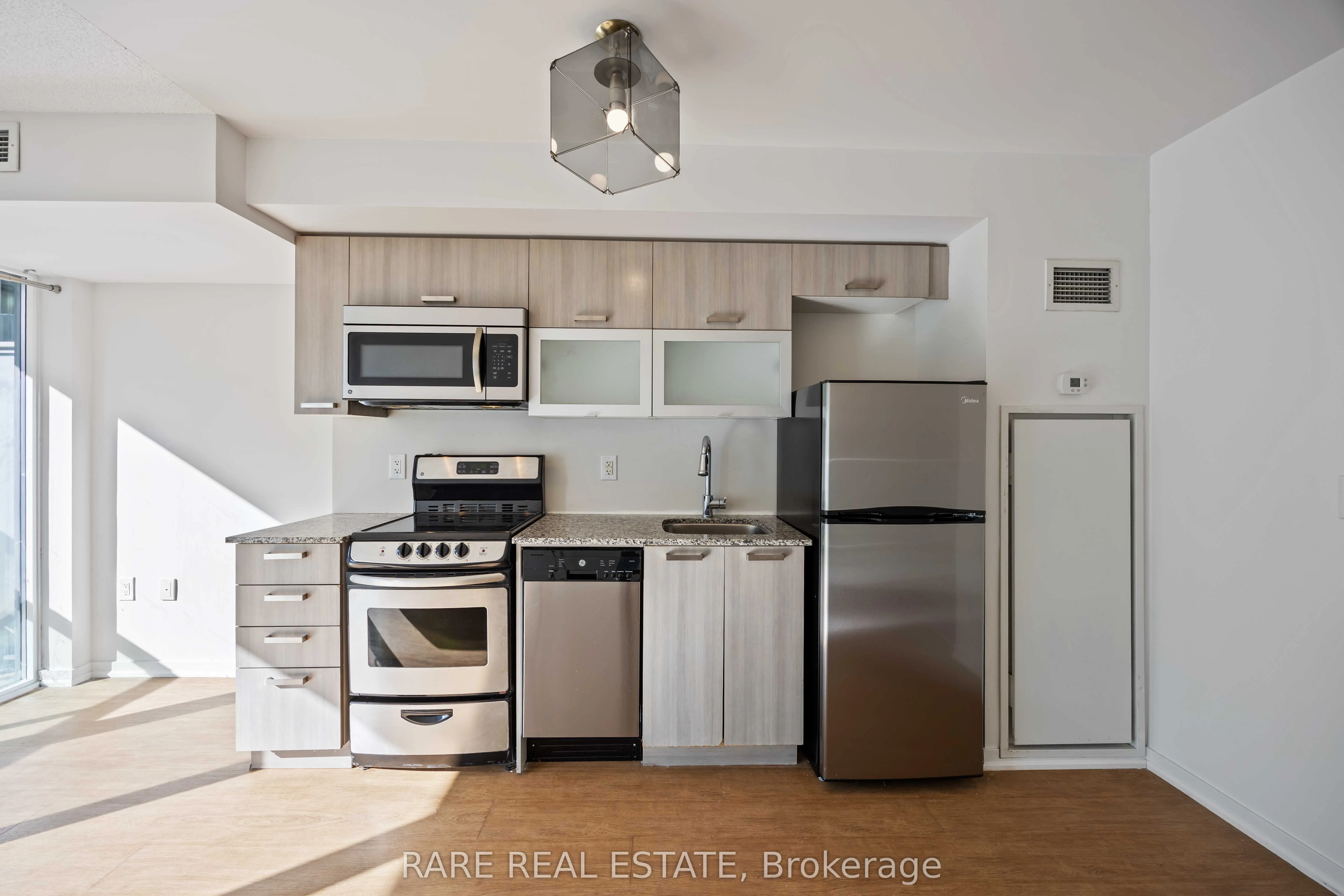 36 Lisgar Street, #519W