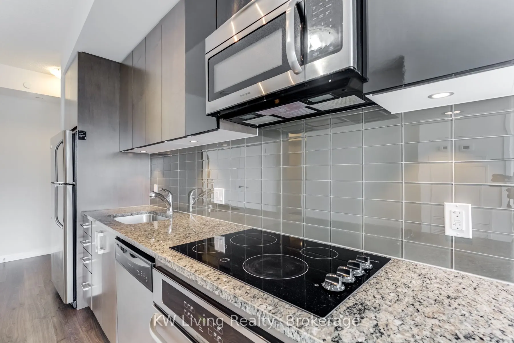 98 Lillian Street, #2916