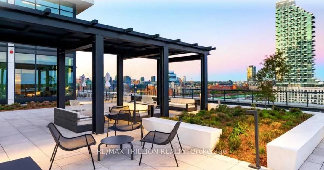 130 Queens Quay E, #514