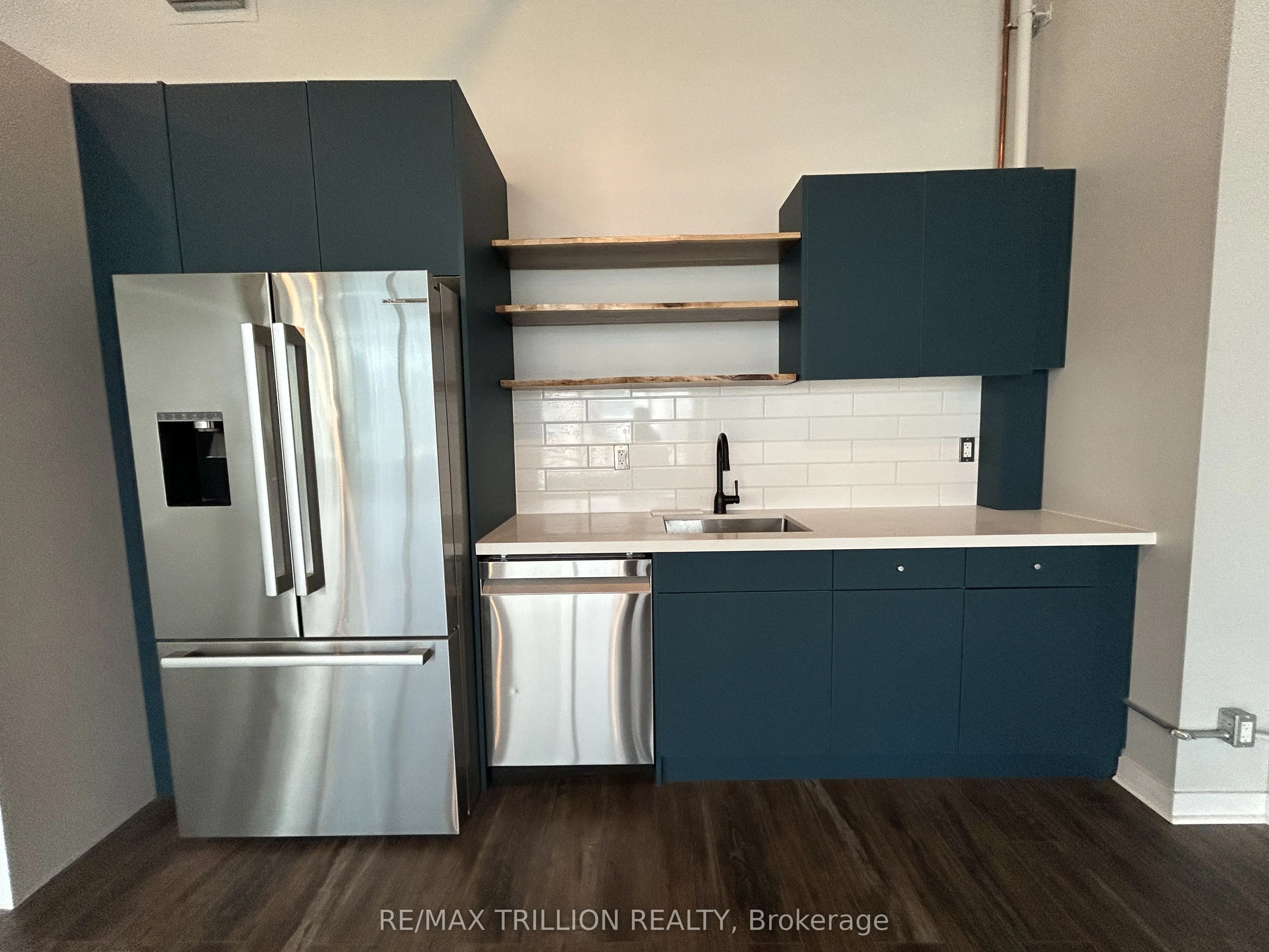 130 Queens Quay E, #514