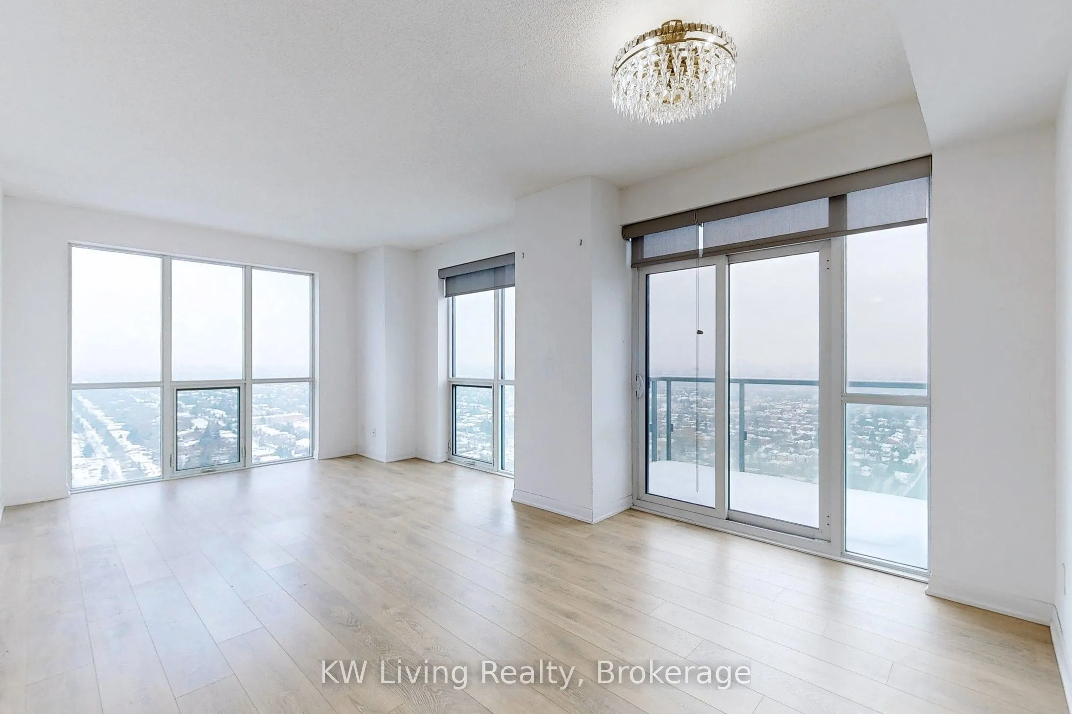 5162 Yonge Street, #PH202