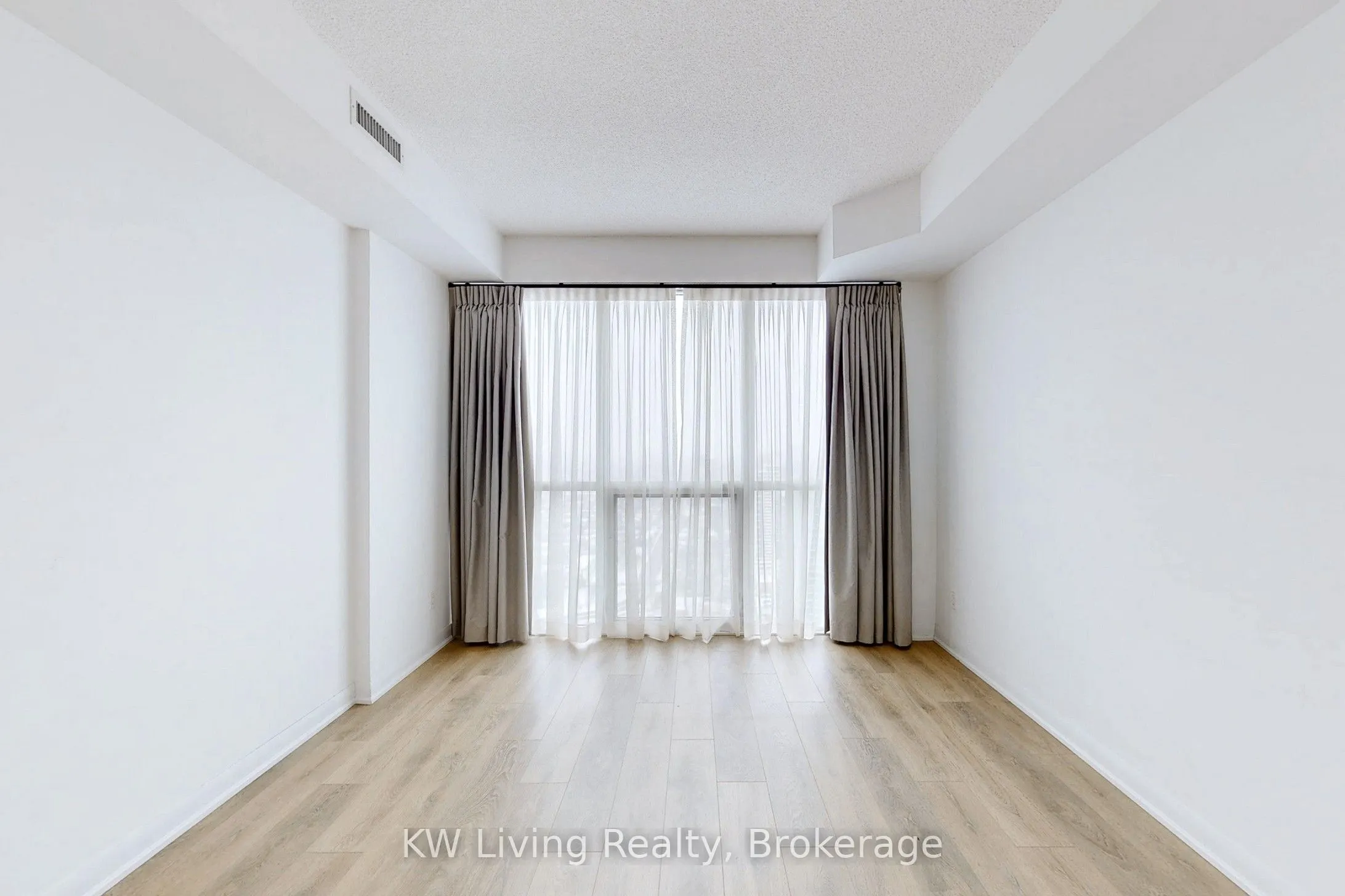 5162 Yonge Street, #PH202