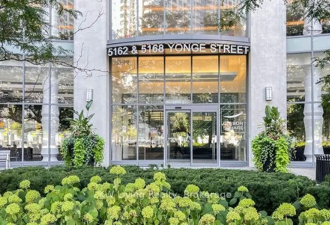 5162 Yonge Street, #PH202