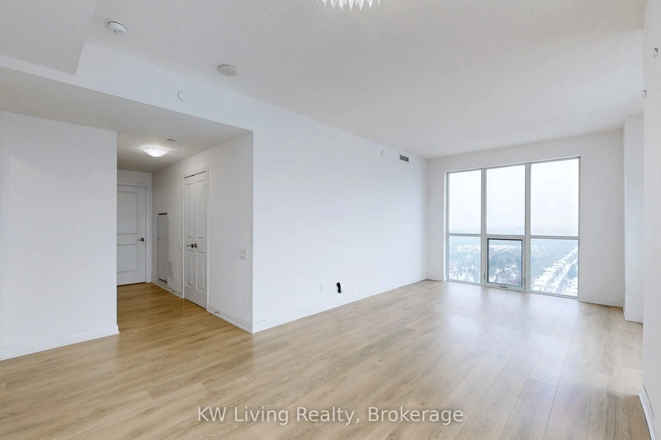 5162 Yonge Street, #PH202