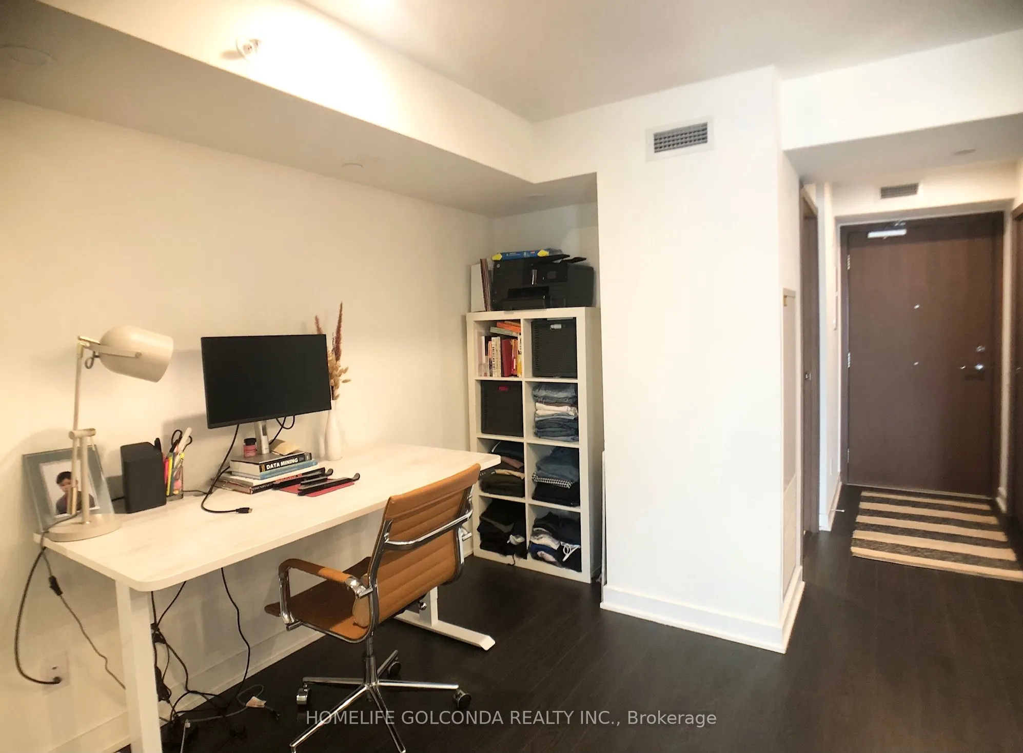 19 Bathurst Street, #910