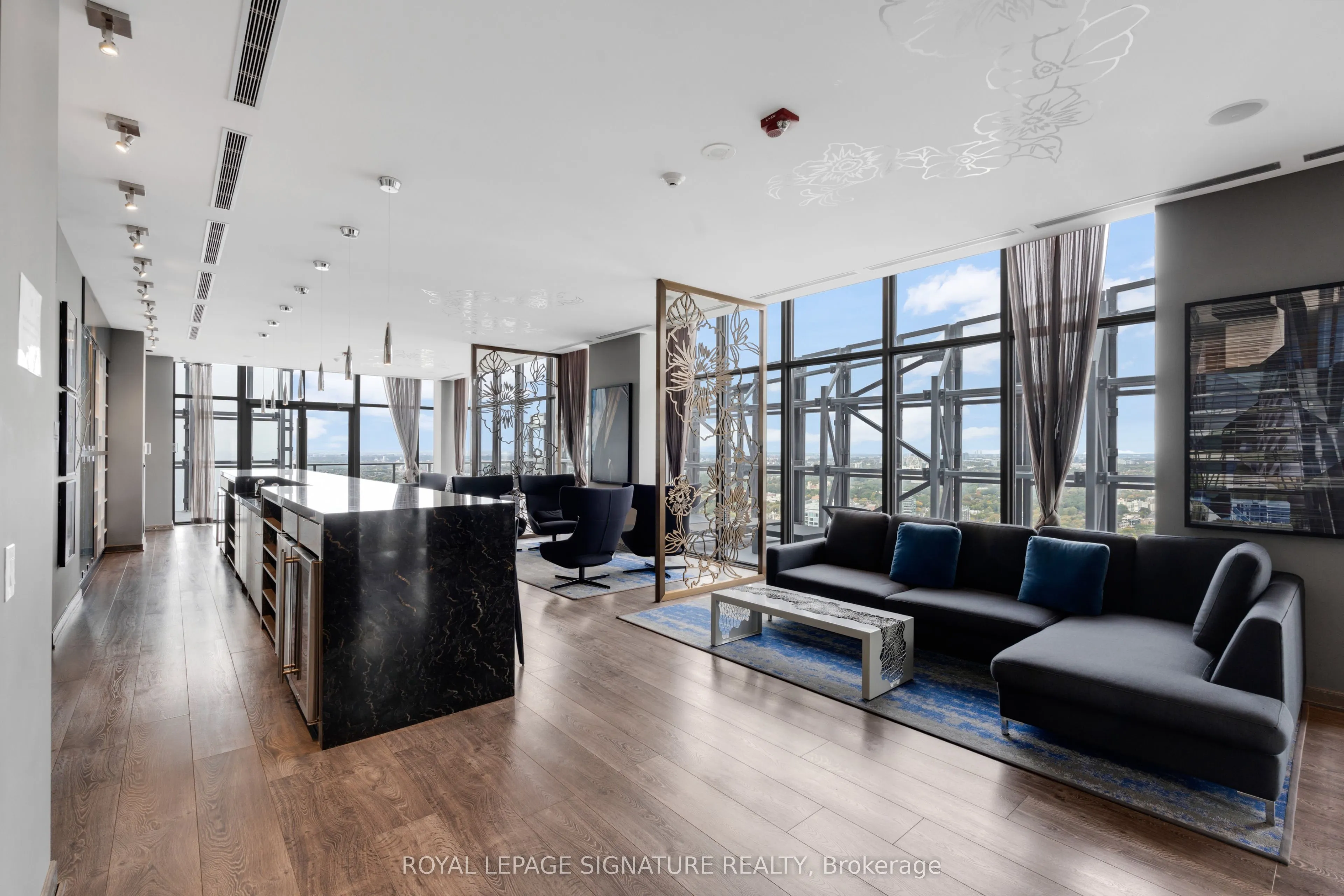 1078 Bay Street, #13
