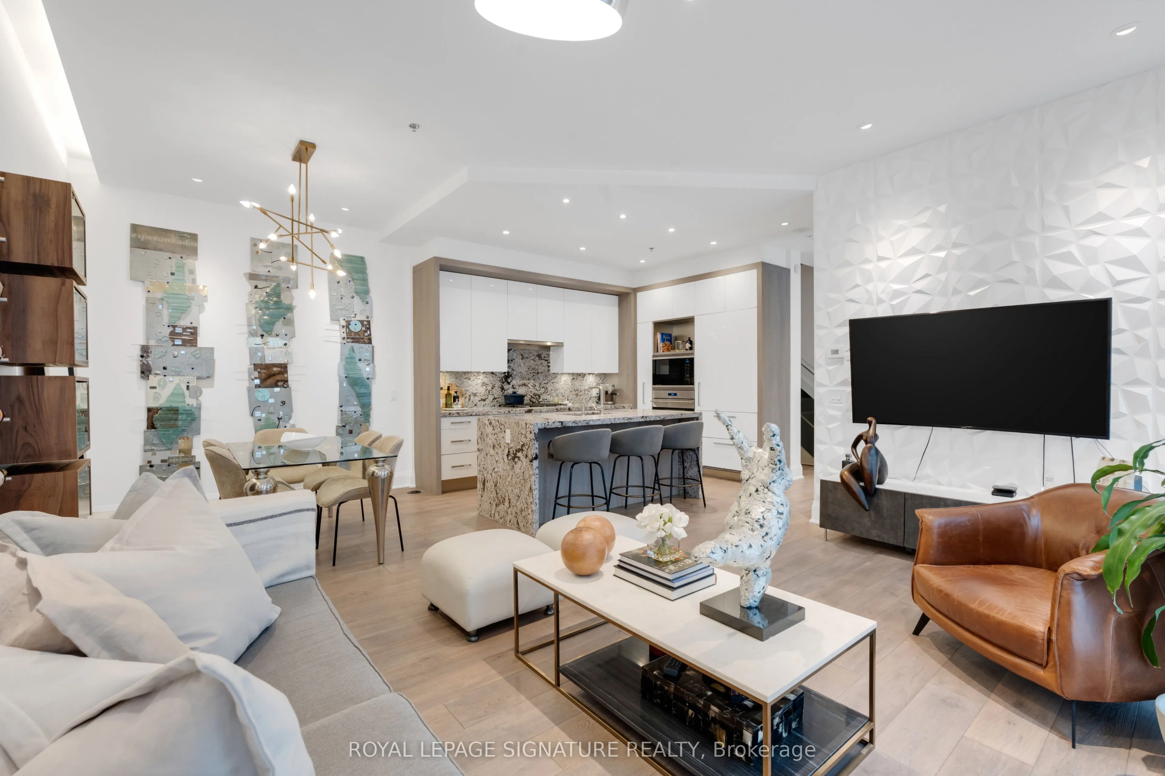 1078 Bay Street, #13