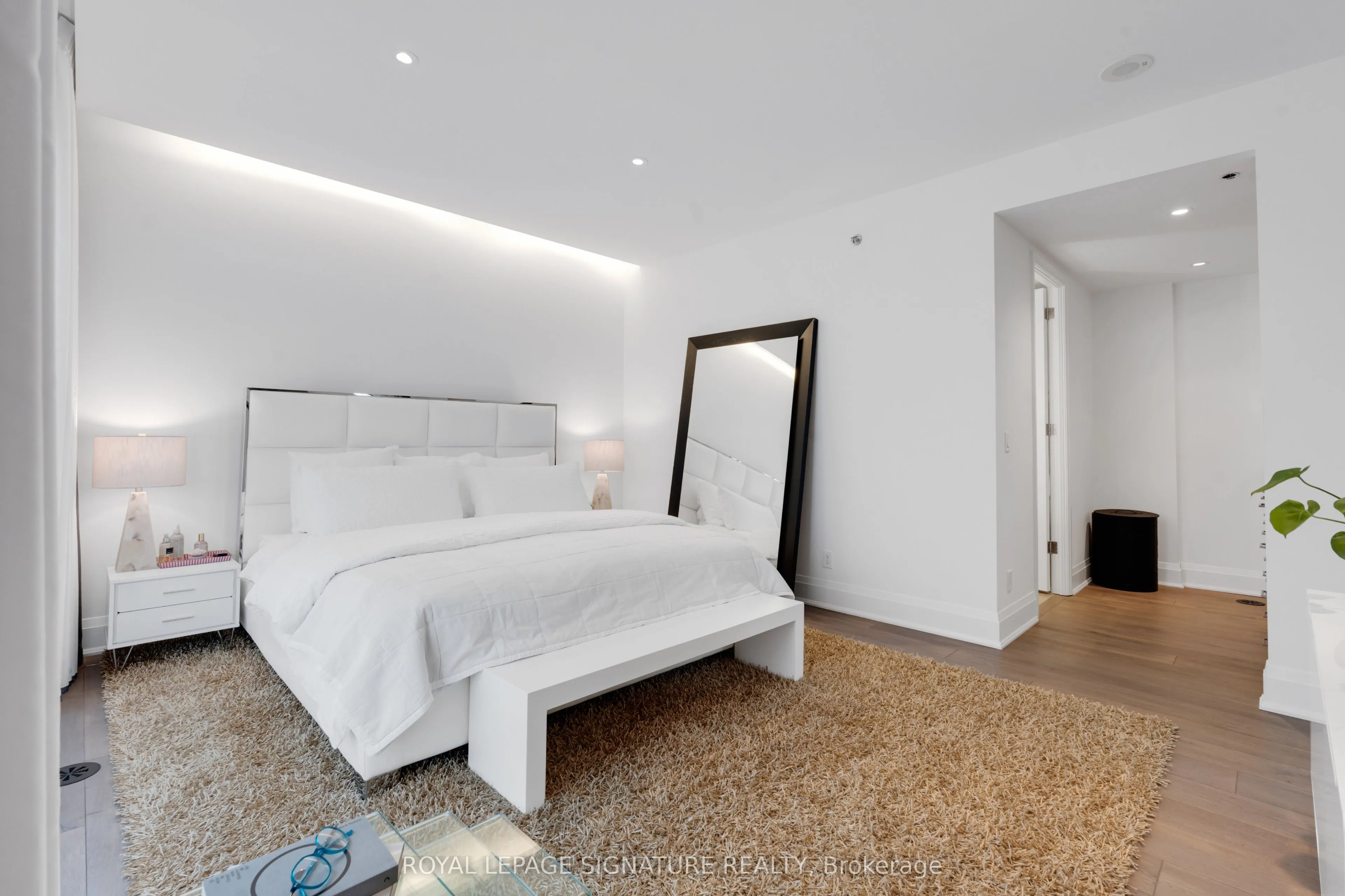 1078 Bay Street, #13