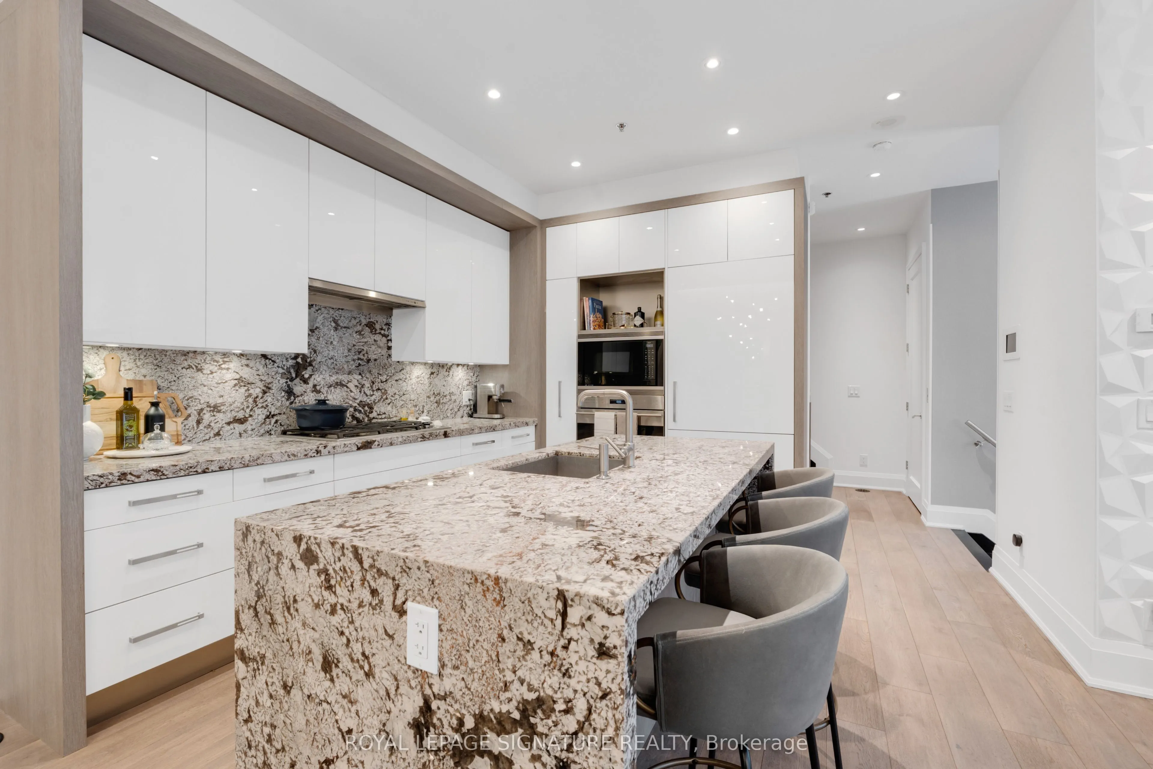 1078 Bay Street, #13