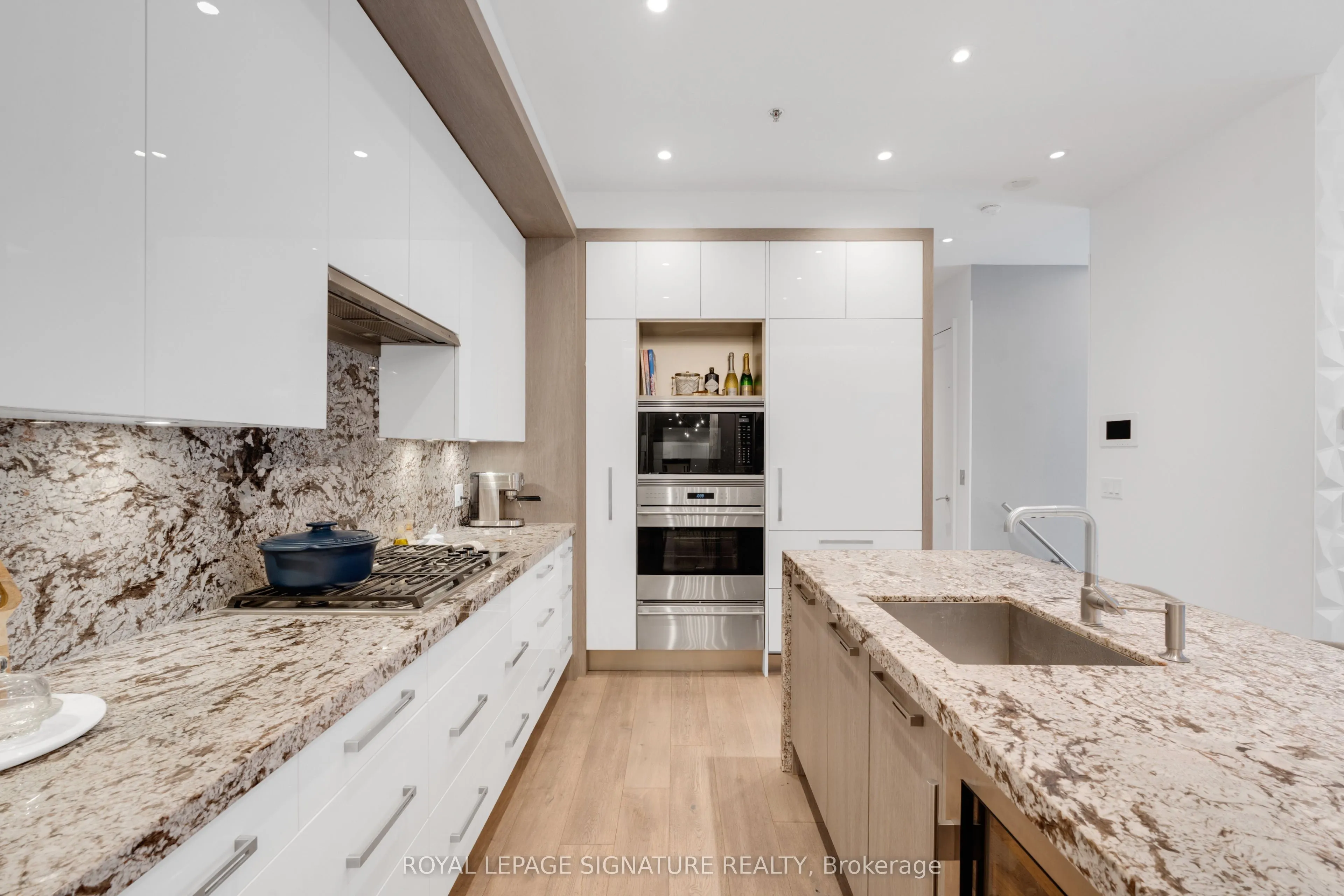 1078 Bay Street, #13