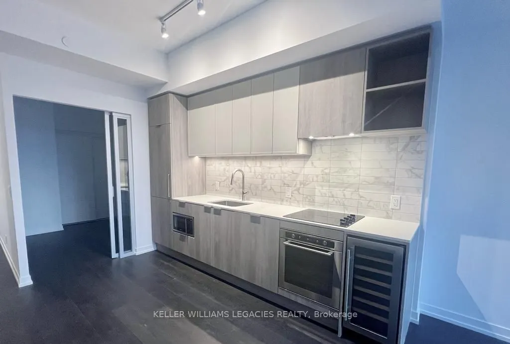 2020 Bathurst Street, #1807