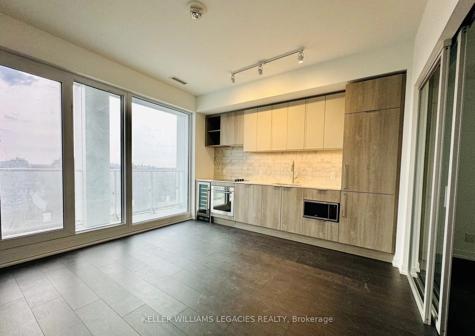 2020 Bathurst Street, #1807