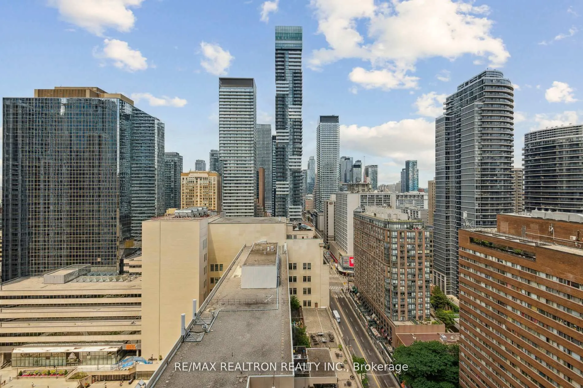 386 Yonge Street, #2201